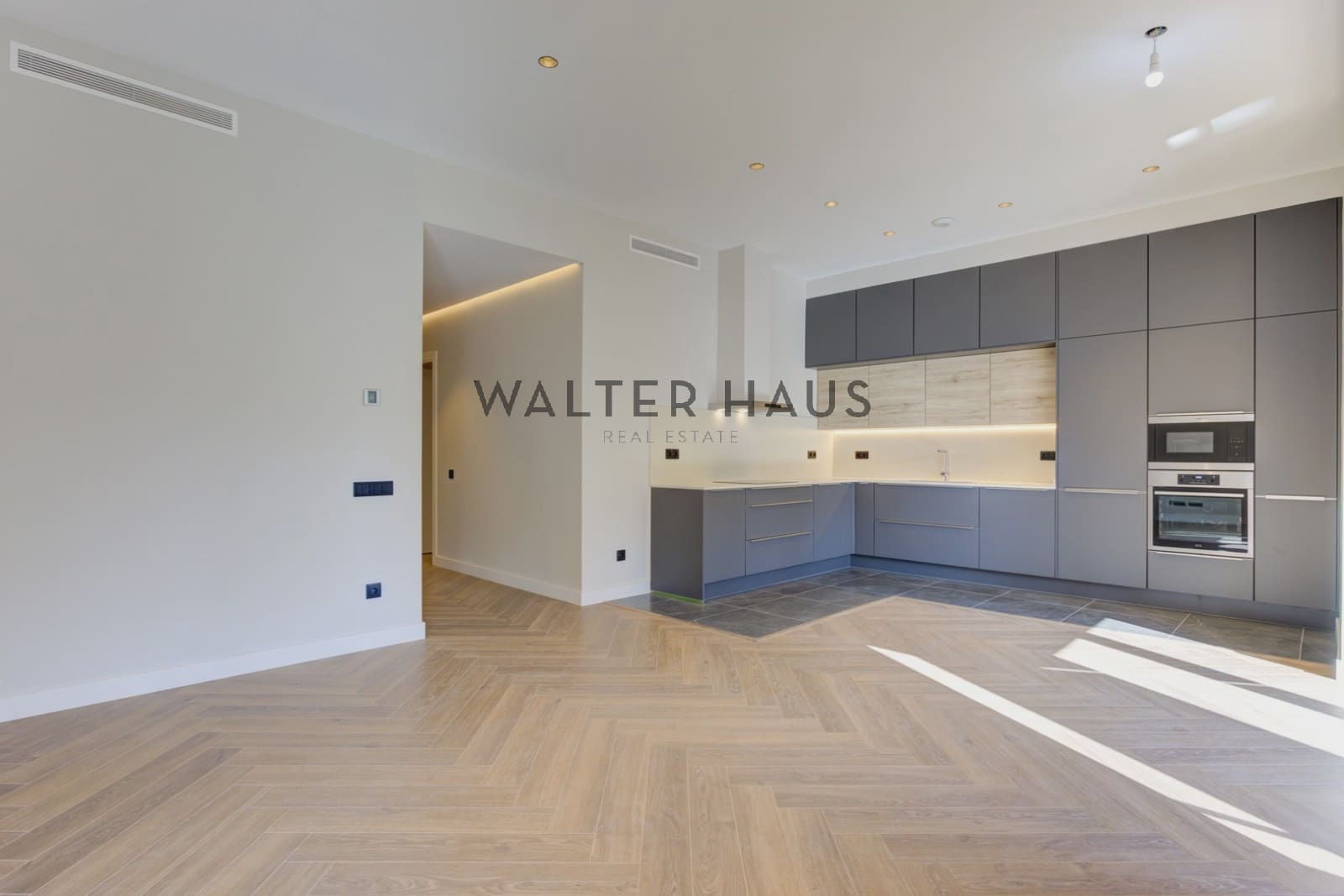 3 bedroom Flat for sale in Barcelona city - € 1,180,000 (Ref: 9352841)