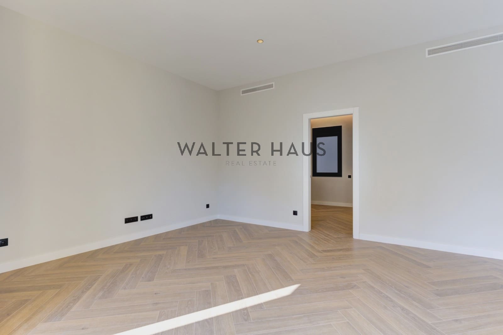 3 bedroom Flat for sale in Barcelona city - € 1,180,000 (Ref: 9352841)