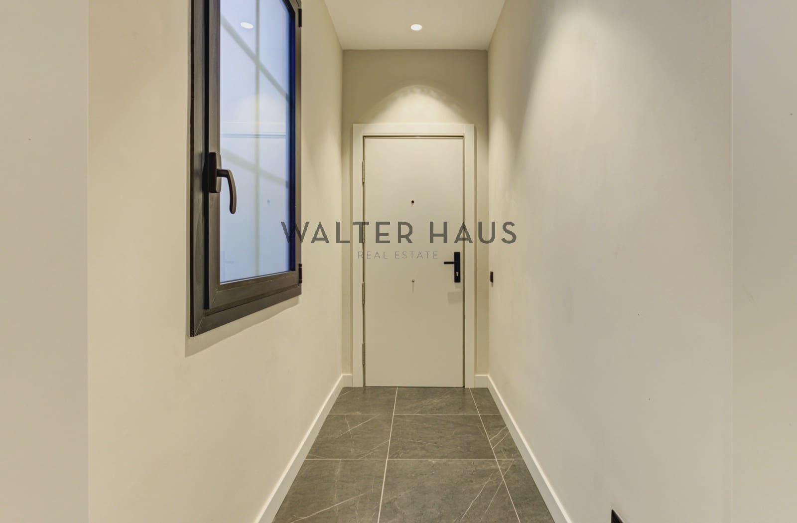 3 bedroom Flat for sale in Barcelona city - € 1,180,000 (Ref: 9352841)