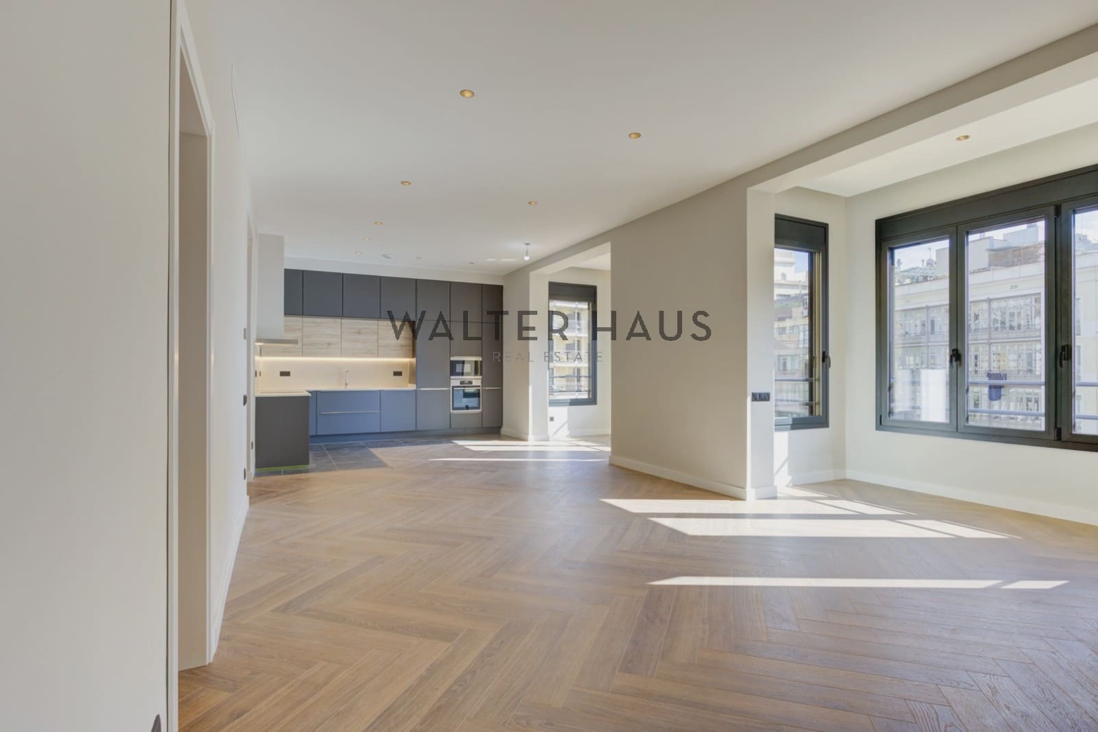 3 bedroom Flat for sale in Barcelona city - € 1,180,000 (Ref: 9352841)