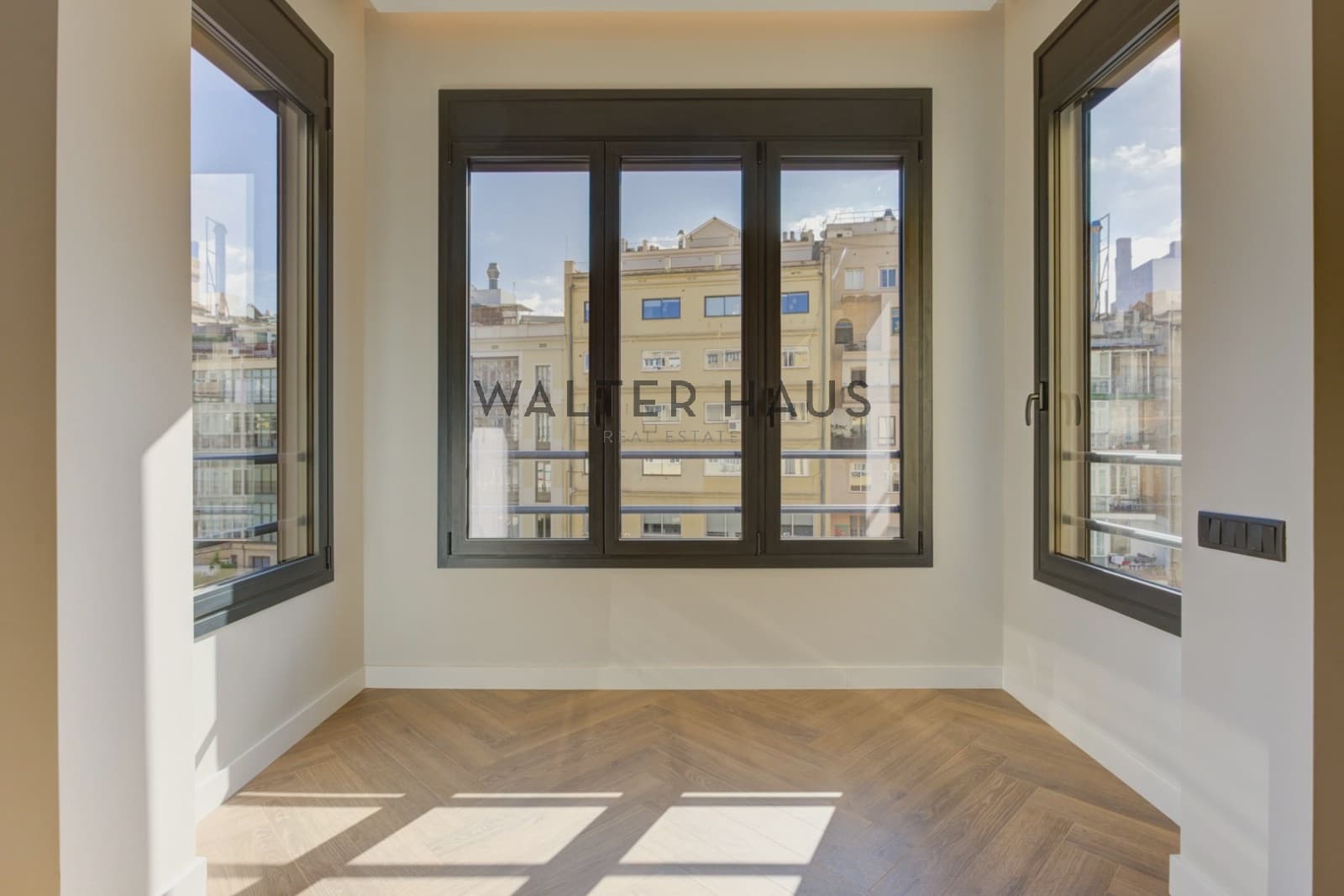 3 bedroom Flat for sale in Barcelona city - € 1,180,000 (Ref: 9352841)