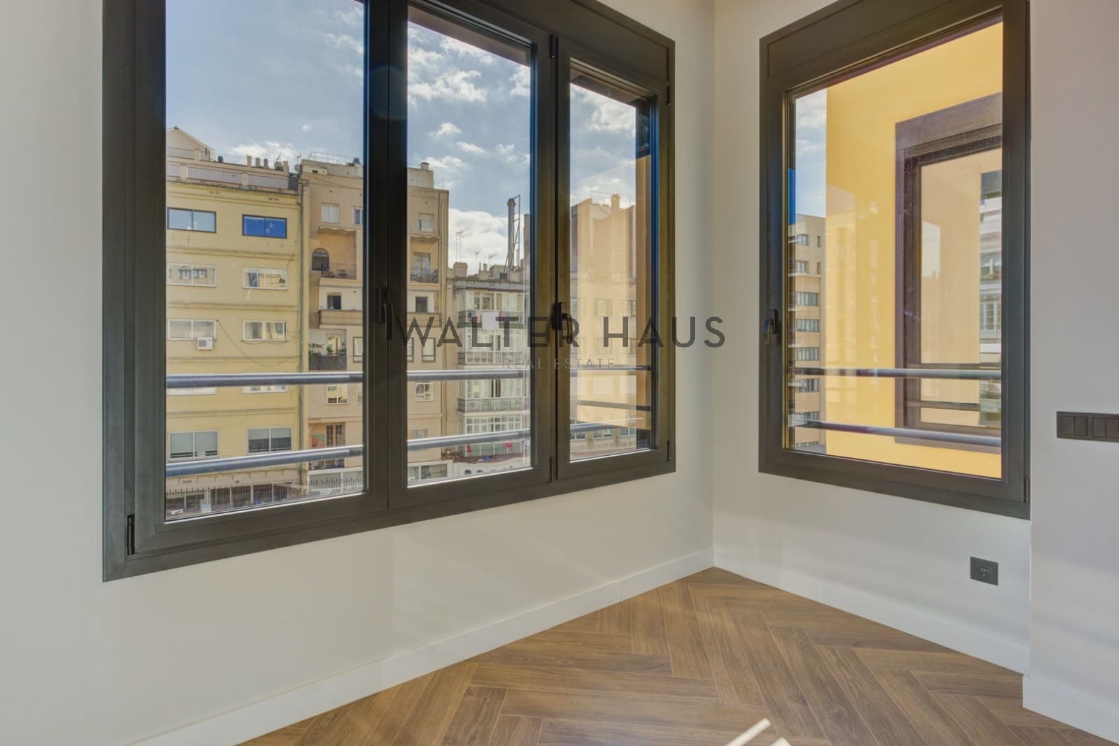 3 bedroom Flat for sale in Barcelona city - € 1,180,000 (Ref: 9352841)