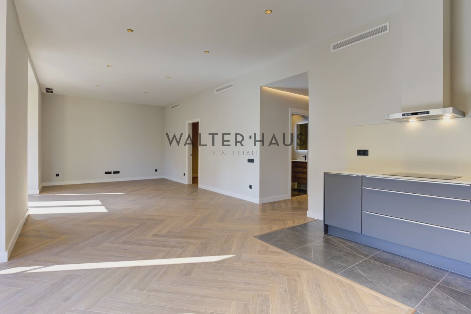 3 bedroom Flat for sale in Barcelona city - € 1,180,000 (Ref: 9352841)