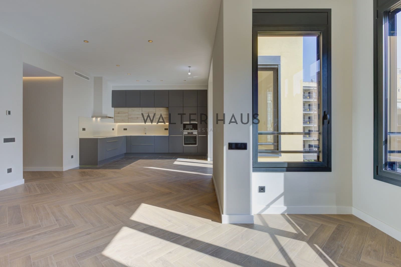 3 bedroom Flat for sale in Barcelona city - € 1,180,000 (Ref: 9352841)