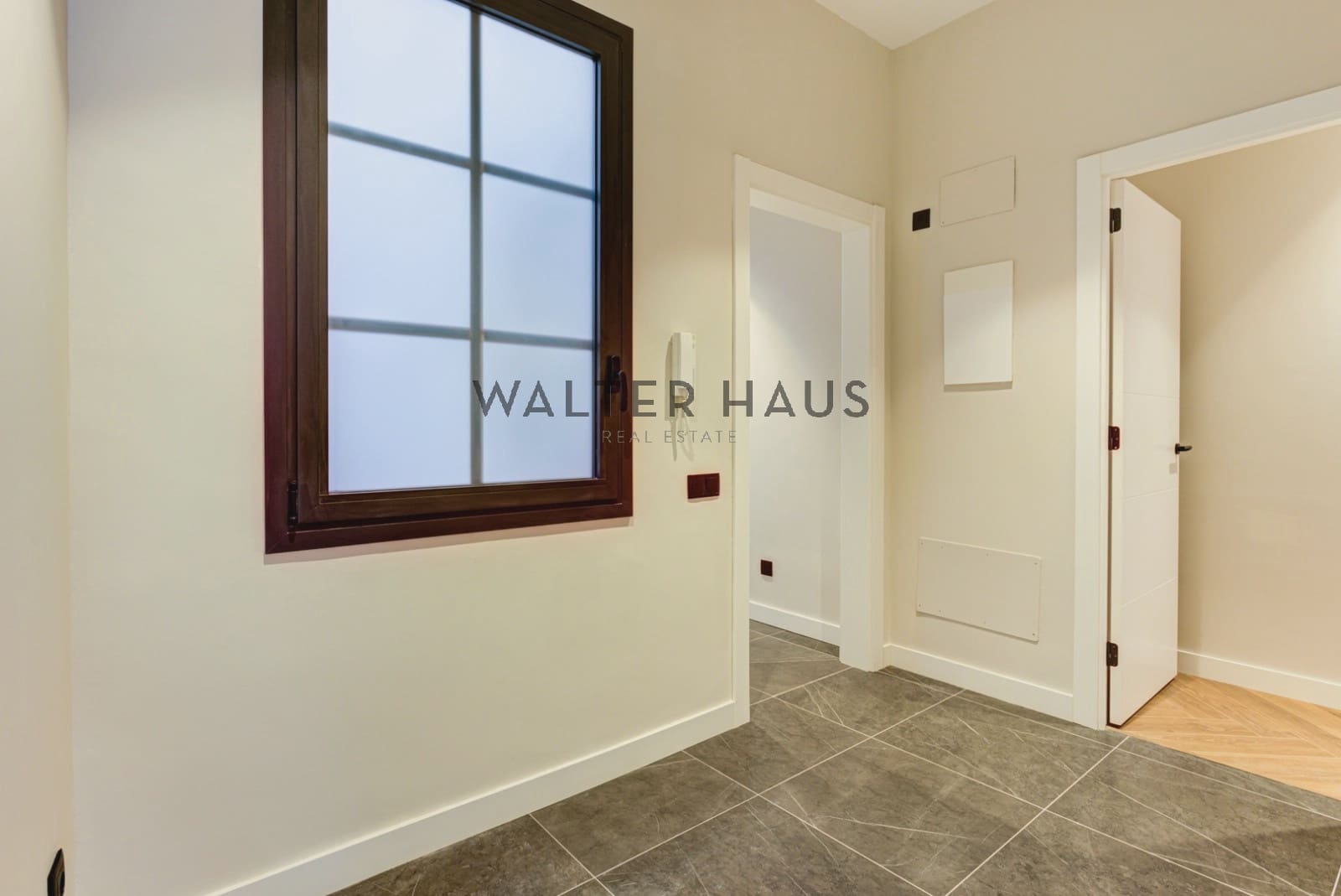 3 bedroom Flat for sale in Barcelona city - € 1,180,000 (Ref: 9352841)