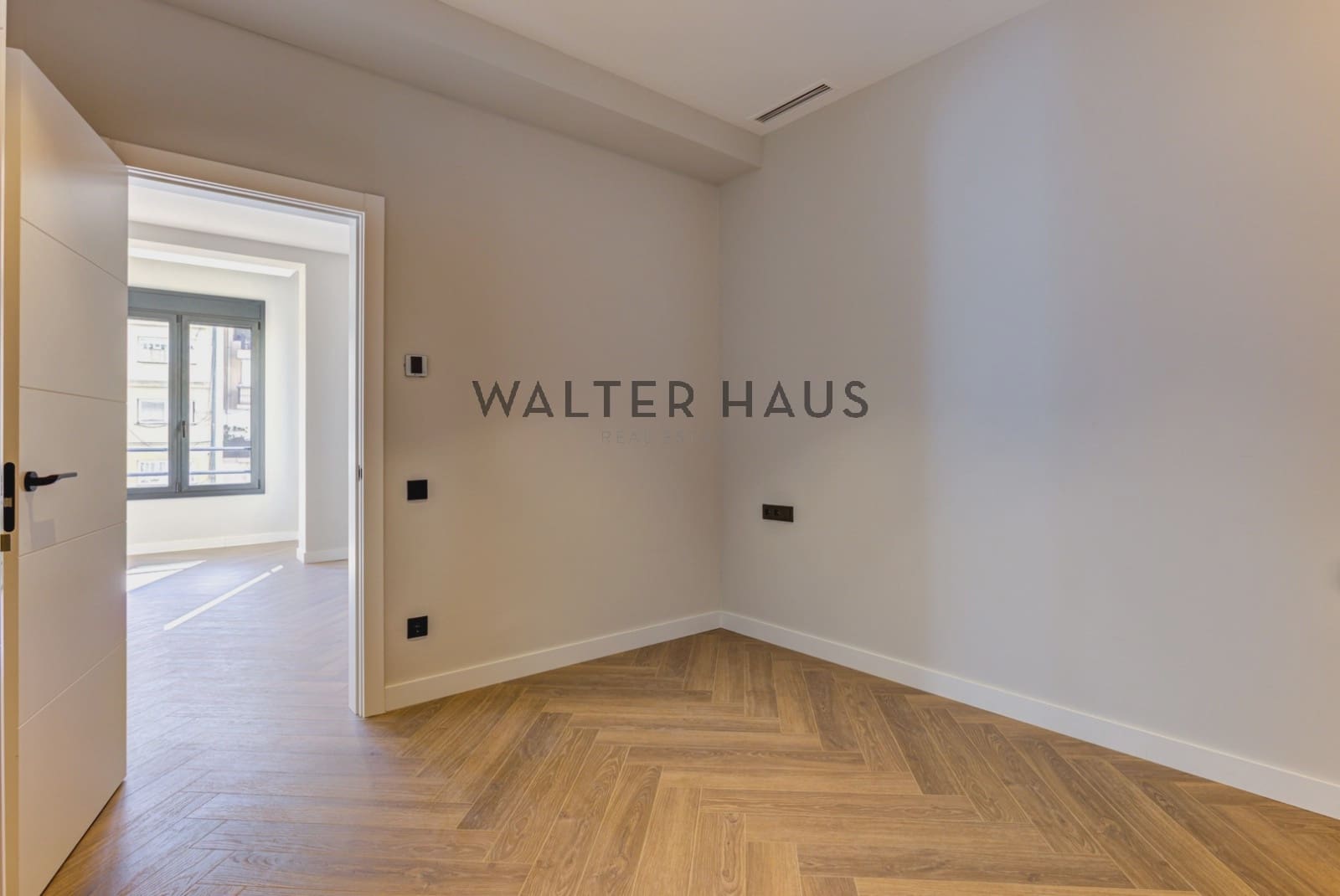 3 bedroom Flat for sale in Barcelona city - € 1,180,000 (Ref: 9352841)