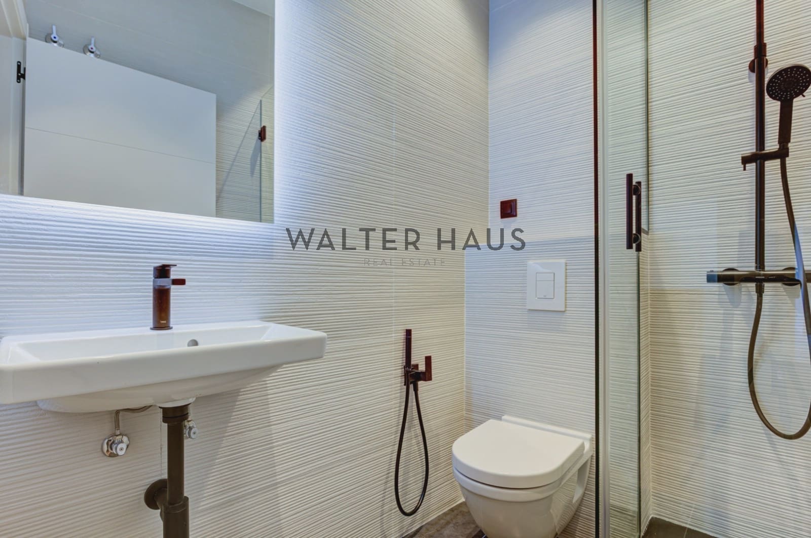 2 makuuhuone Asunto myytävänä paikassa Barcelona kaupunki - 680 000 € (Ref: 9352920)