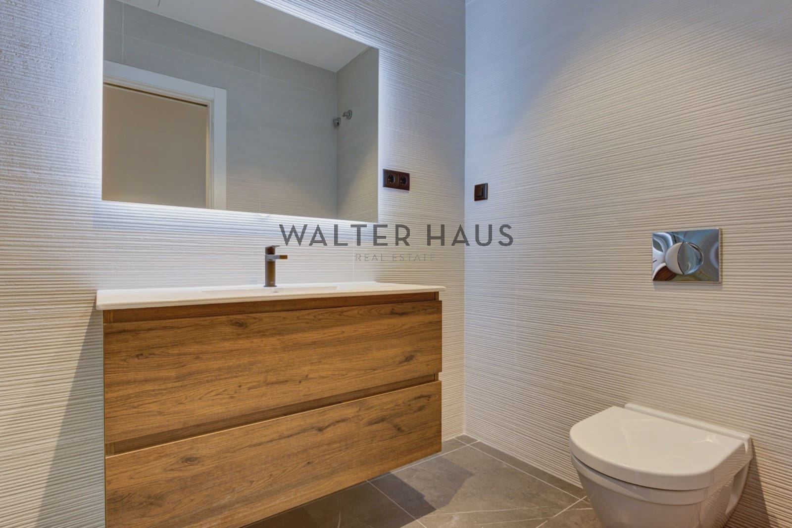 2 makuuhuone Asunto myytävänä paikassa Barcelona kaupunki - 680 000 € (Ref: 9352920)