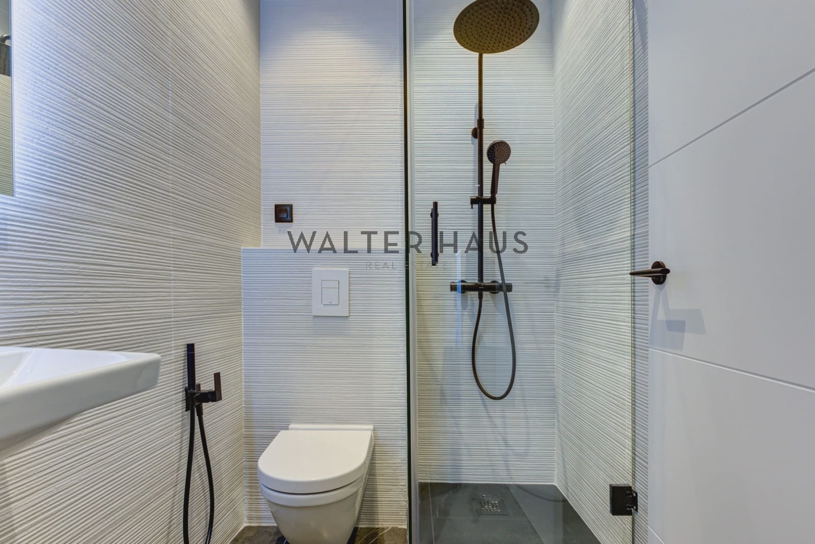 2 makuuhuone Asunto myytävänä paikassa Barcelona kaupunki - 680 000 € (Ref: 9352920)