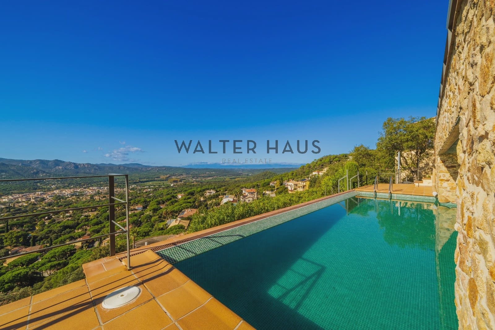 3 soveværelse Villa til salg i Santa Cristina d'Aro med swimmingpool - € 760.000 (Ref: 9354242)