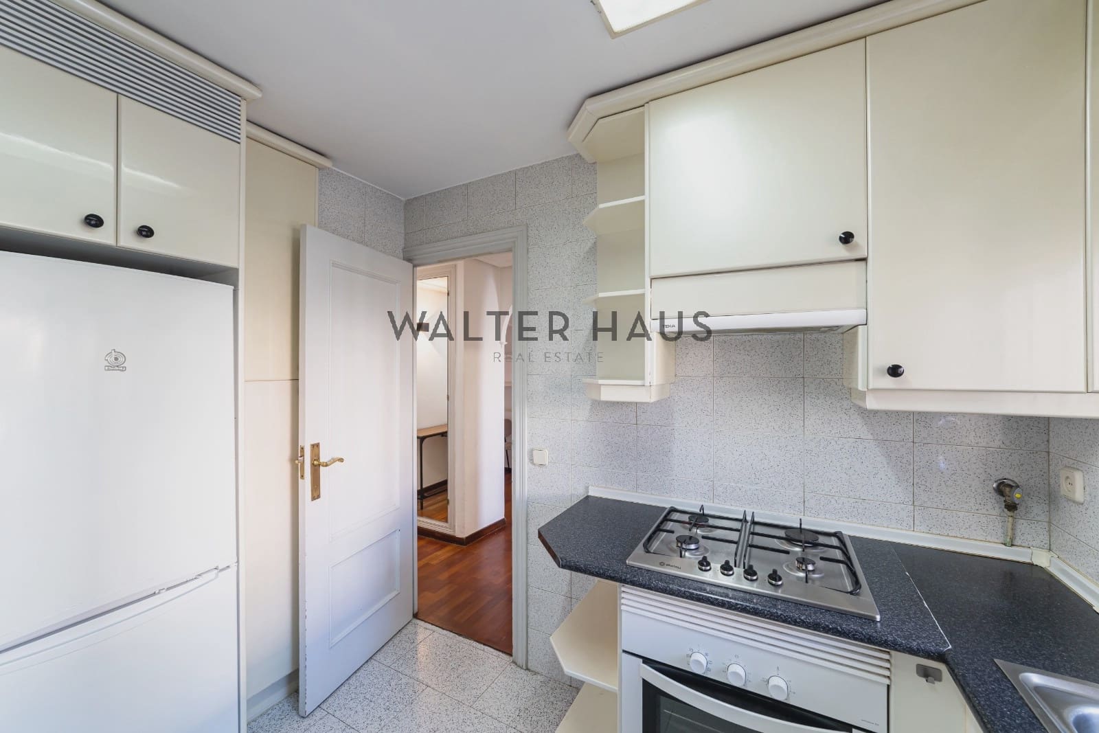 Piso de 2 habitaciones en Madrid ciudad en alquiler - 1.800 € (Ref: 9371408)