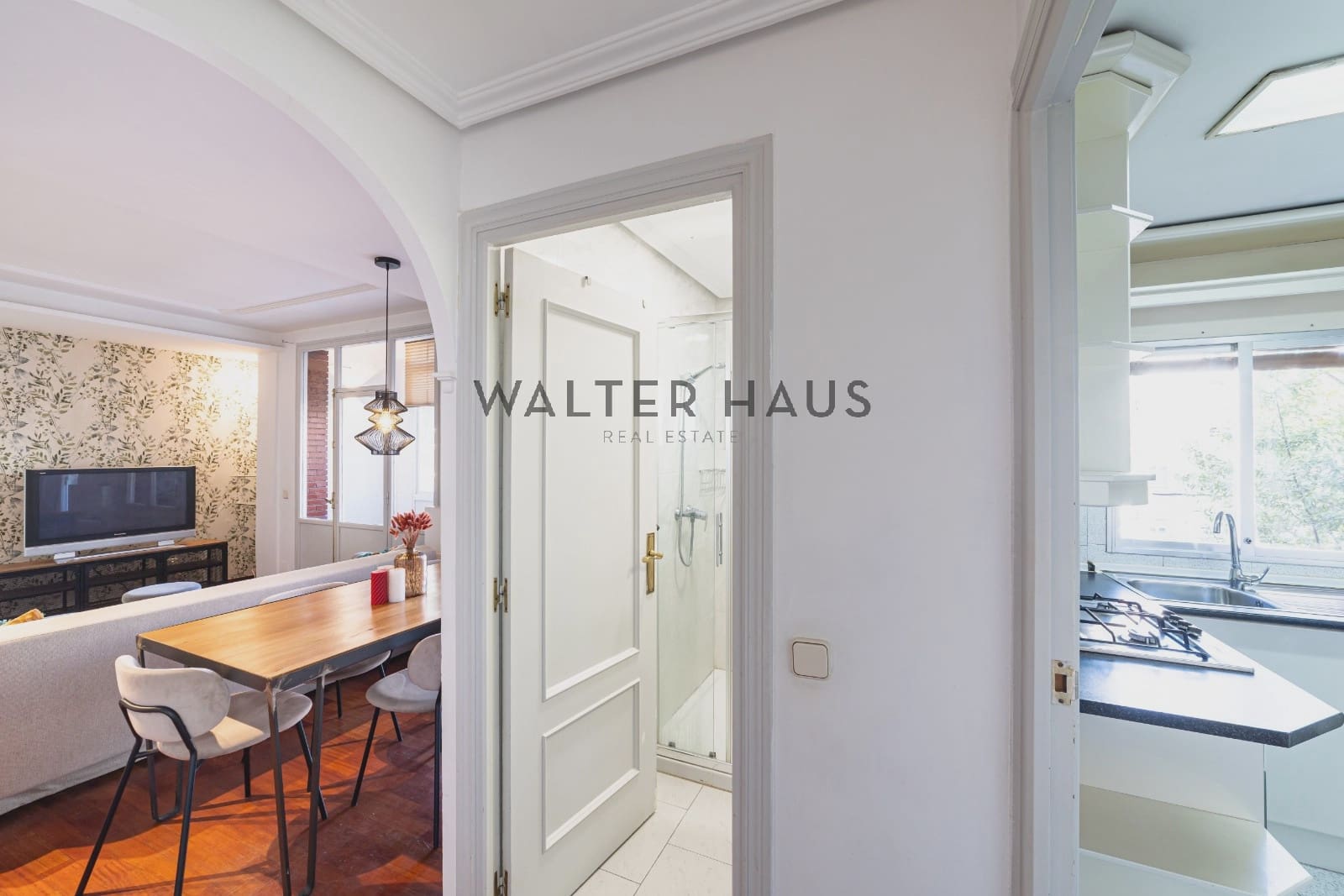 Piso de 2 habitaciones en Madrid ciudad en alquiler - 1.800 € (Ref: 9371408)