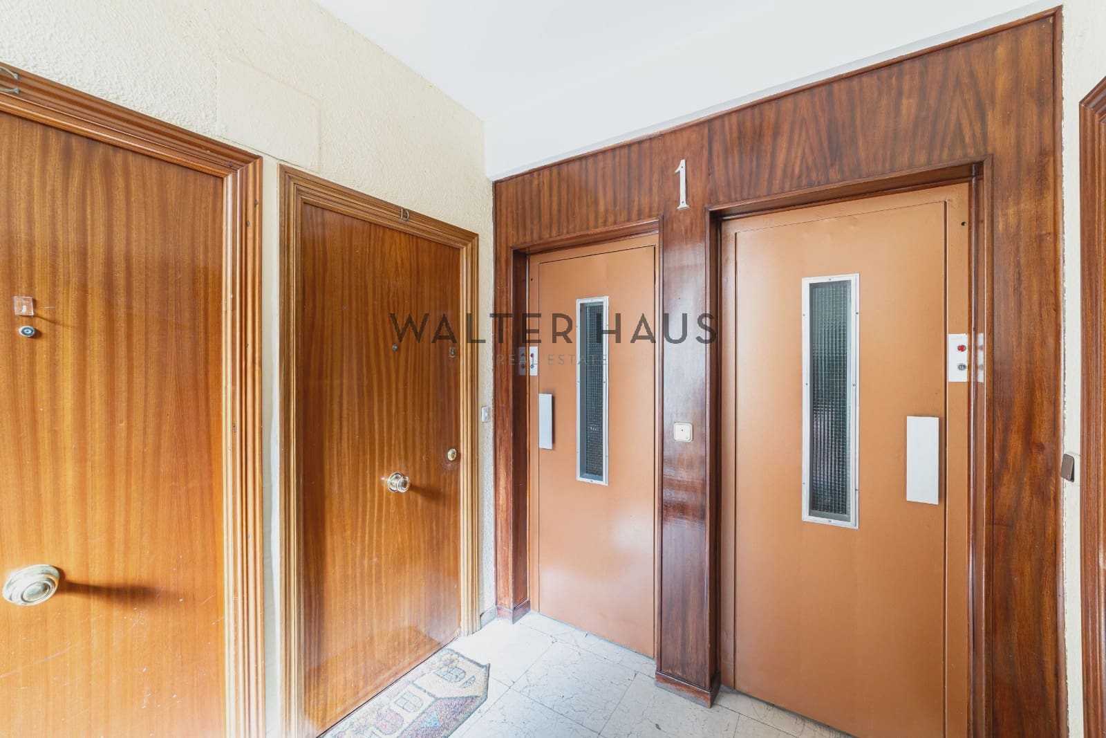 Piso de 2 habitaciones en Madrid ciudad en alquiler - 1.800 € (Ref: 9371408)