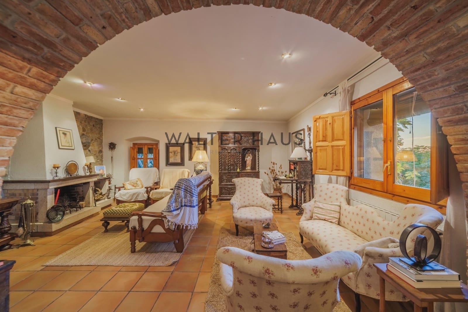 12 bedroom Villa for sale in Llagostera - € 4,700,000 (Ref: 9374105)