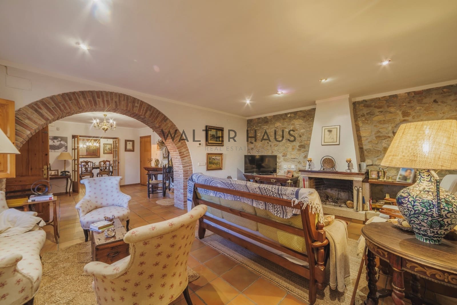 12 bedroom Villa for sale in Llagostera - € 4,700,000 (Ref: 9374105)