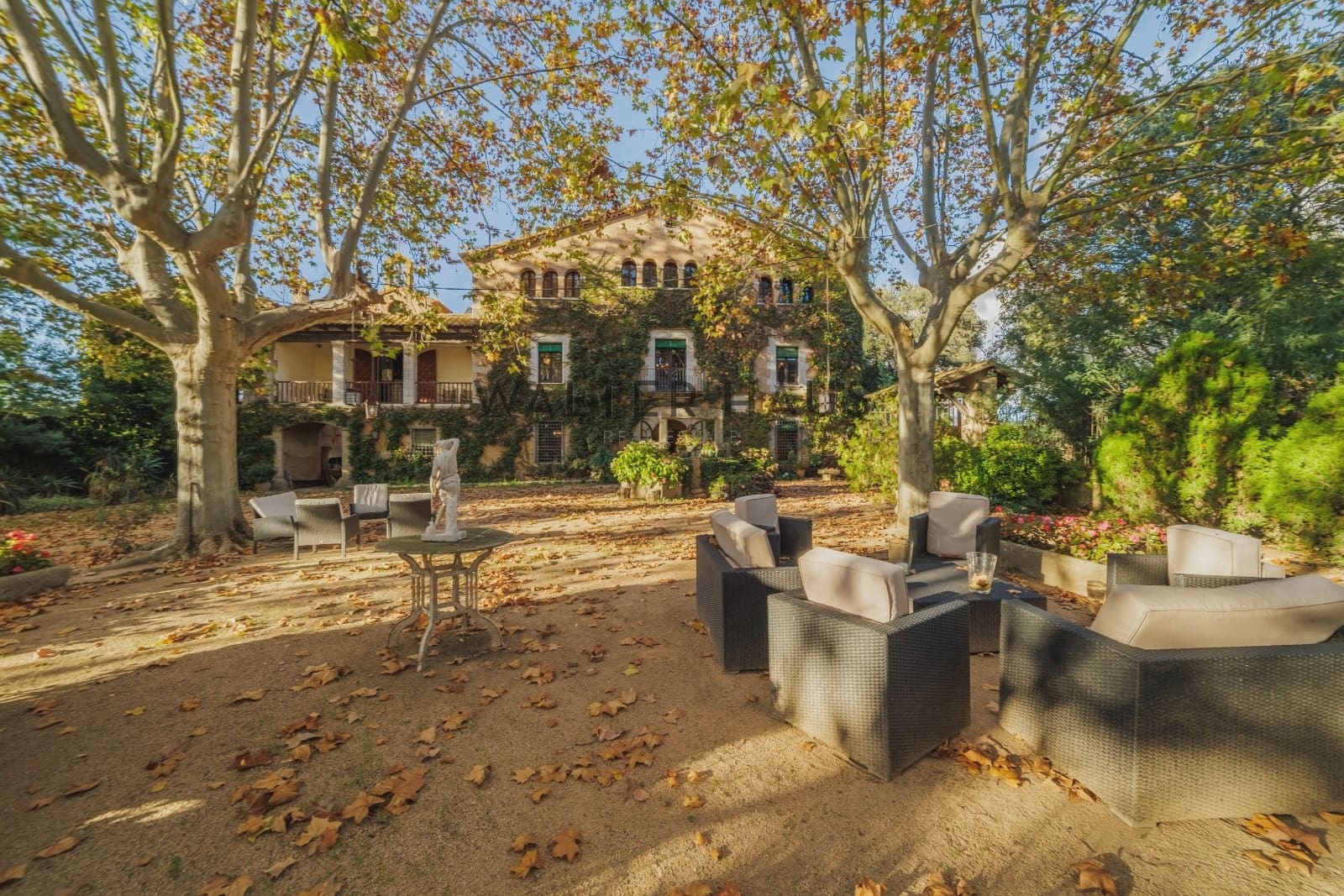 12 bedroom Villa for sale in Llagostera - € 4,700,000 (Ref: 9374105)