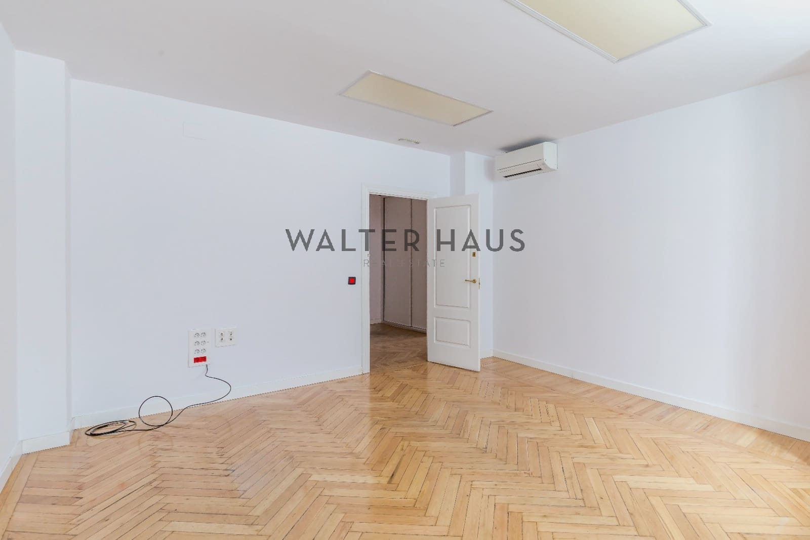 Office for sale in Madrid city - € 750,000 (Ref: 9374670)