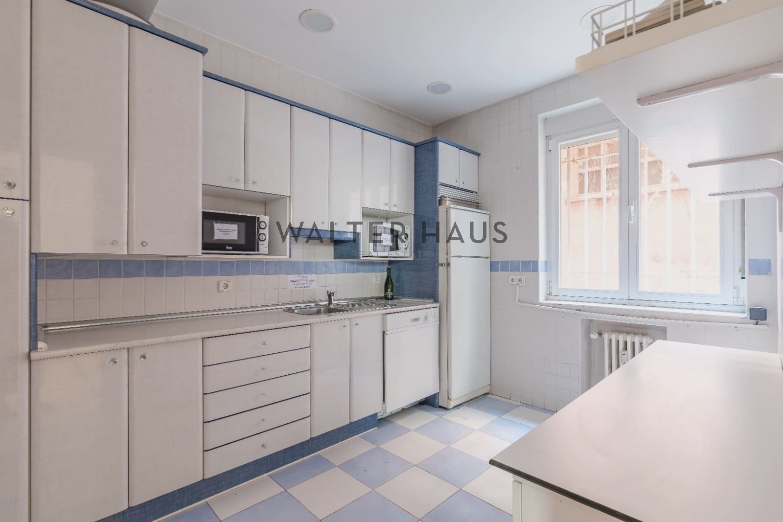 Office for sale in Madrid city - € 750,000 (Ref: 9374670)