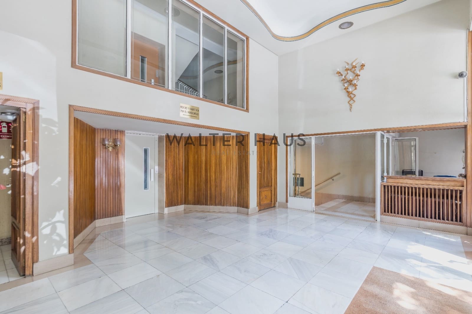 Office for sale in Madrid city - € 750,000 (Ref: 9374670)
