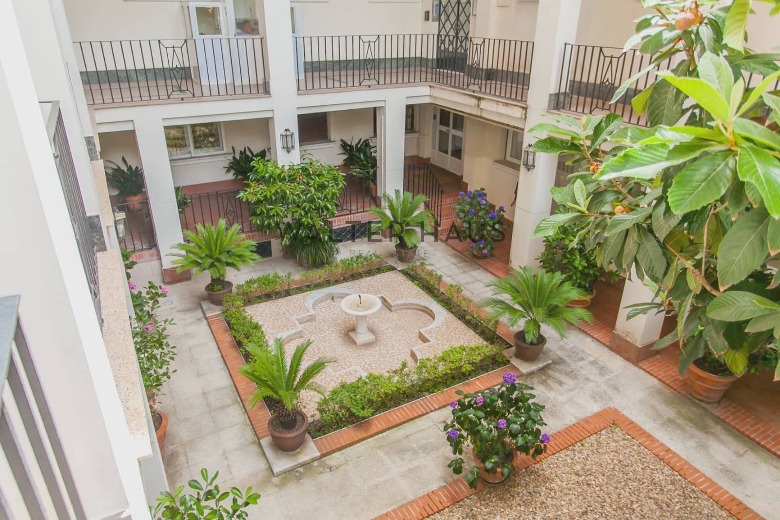 3 bedroom Flat for sale in Madrid city - € 2,250,000 (Ref: 9379747)