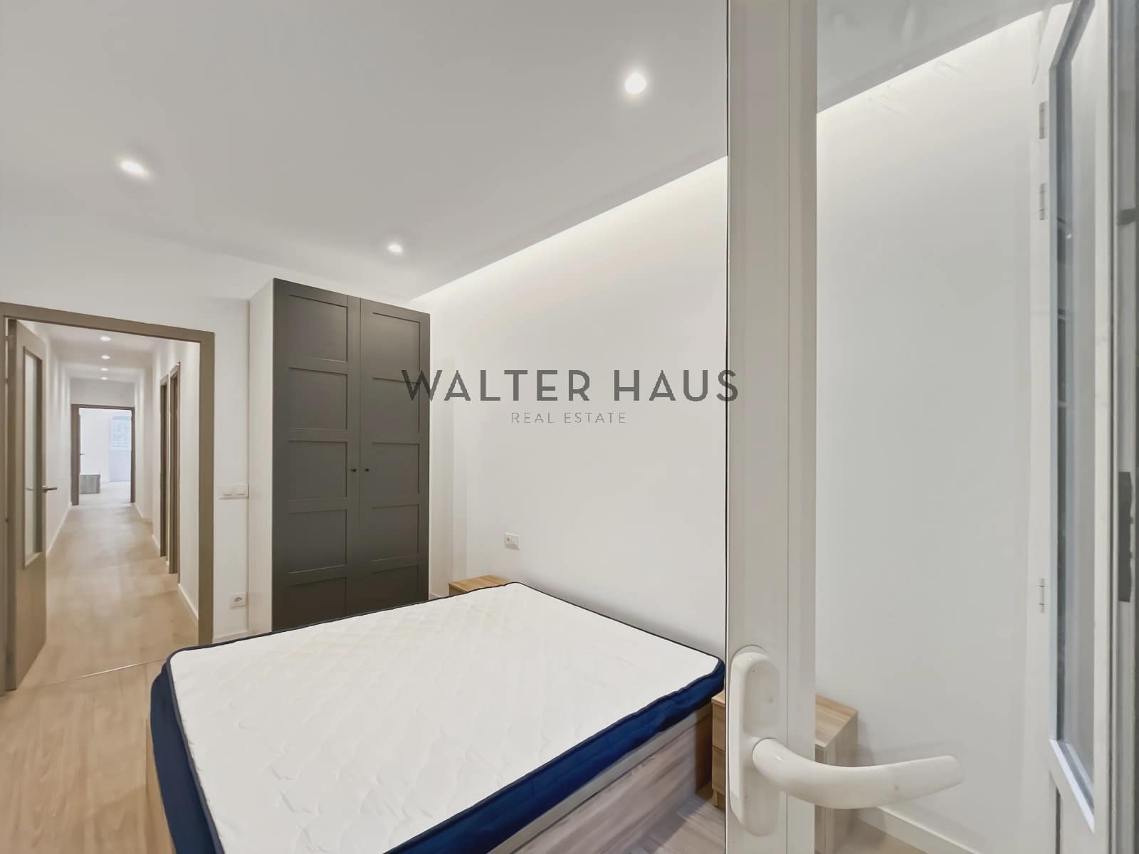 3 slaapkamer Flat te huur in Barcelona stad - € 2.400 (Ref: 9384852)