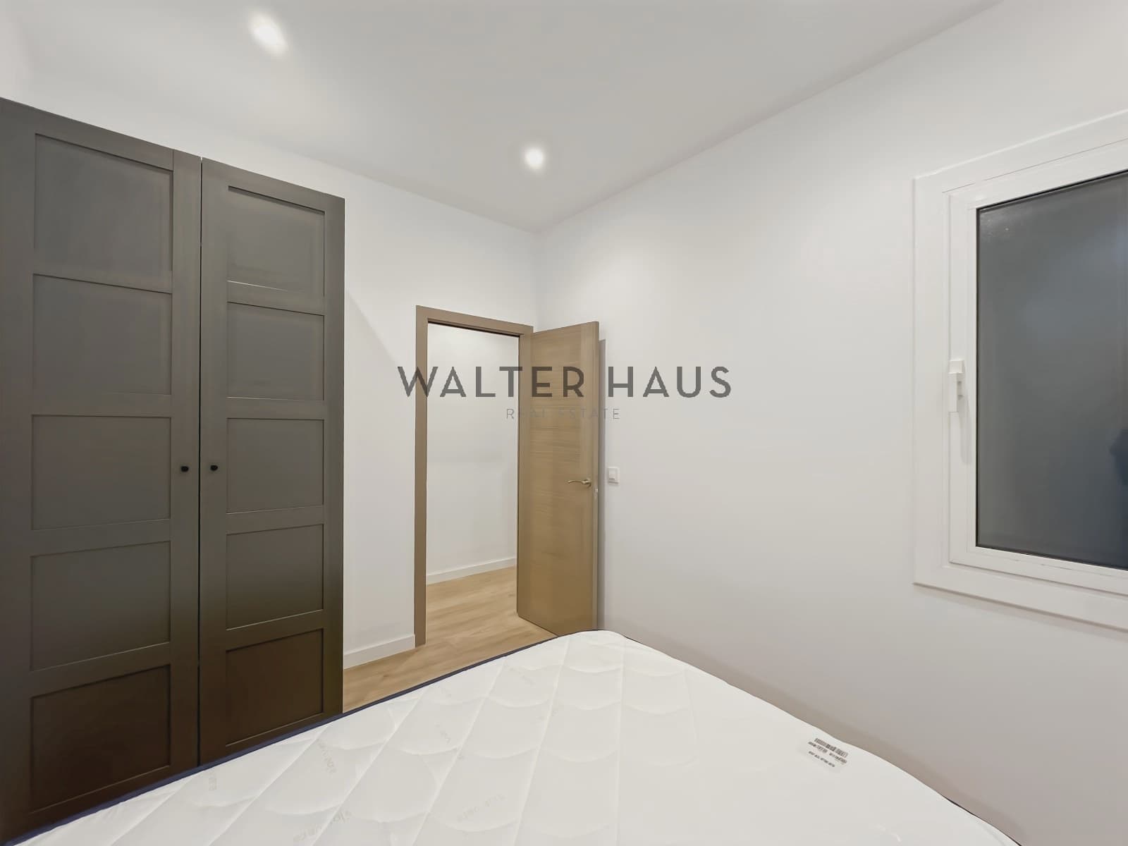 3 slaapkamer Flat te huur in Barcelona stad - € 2.400 (Ref: 9384852)