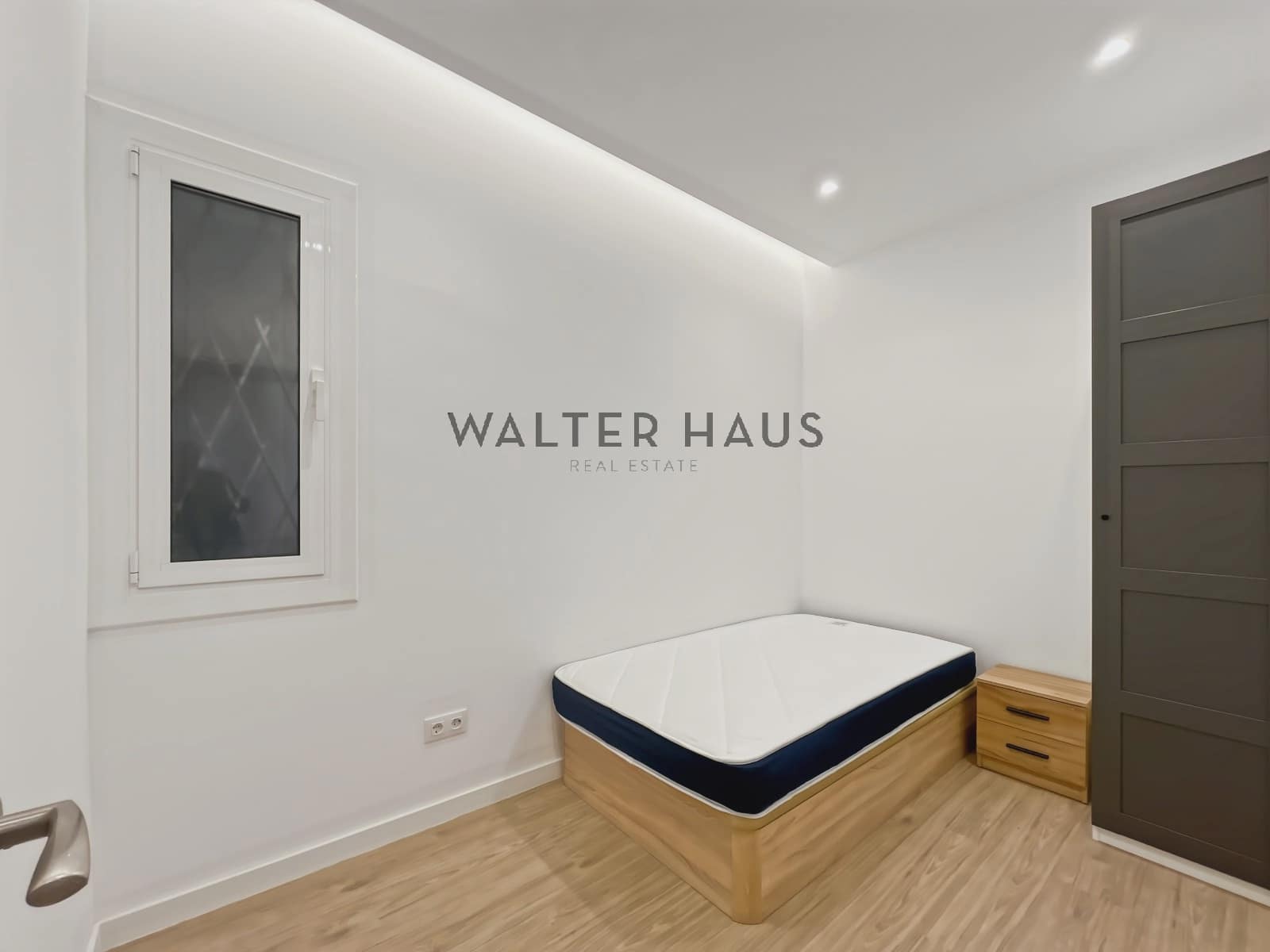 3 slaapkamer Flat te huur in Barcelona stad - € 2.400 (Ref: 9384852)