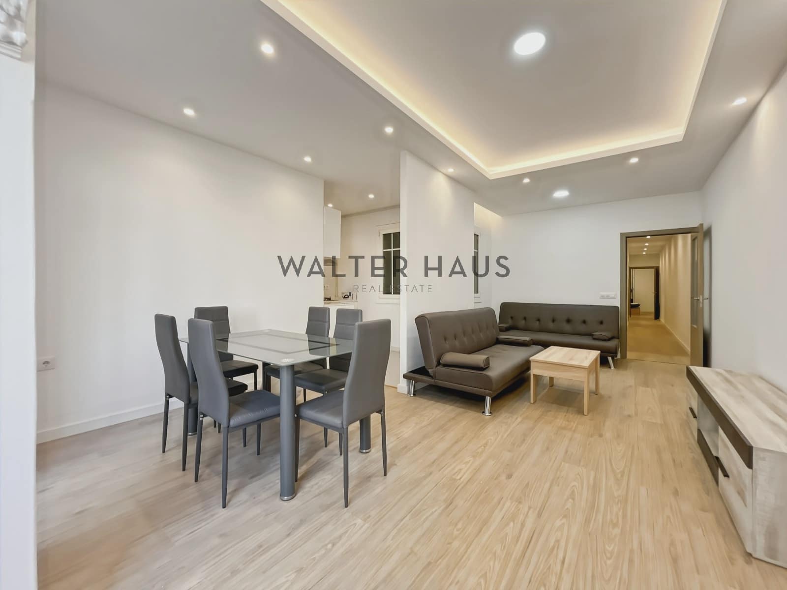 3 slaapkamer Flat te huur in Barcelona stad - € 2.400 (Ref: 9384852)