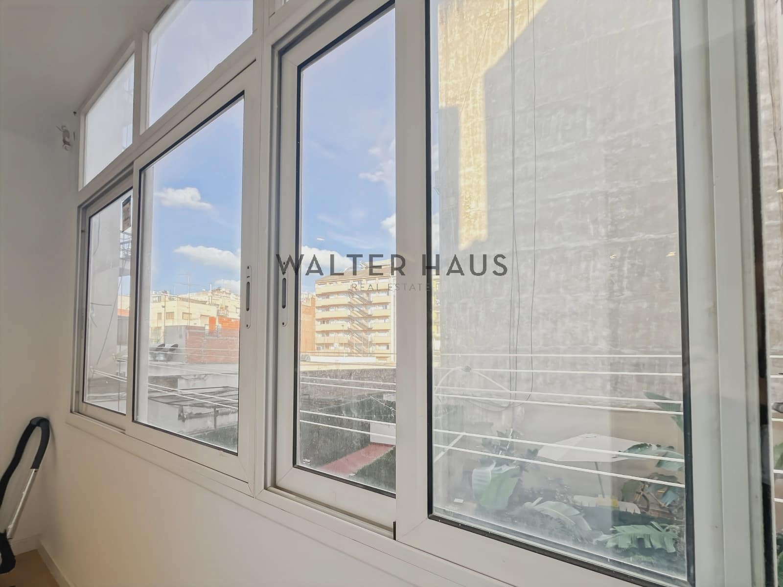 3 slaapkamer Flat te huur in Barcelona stad - € 2.400 (Ref: 9384852)