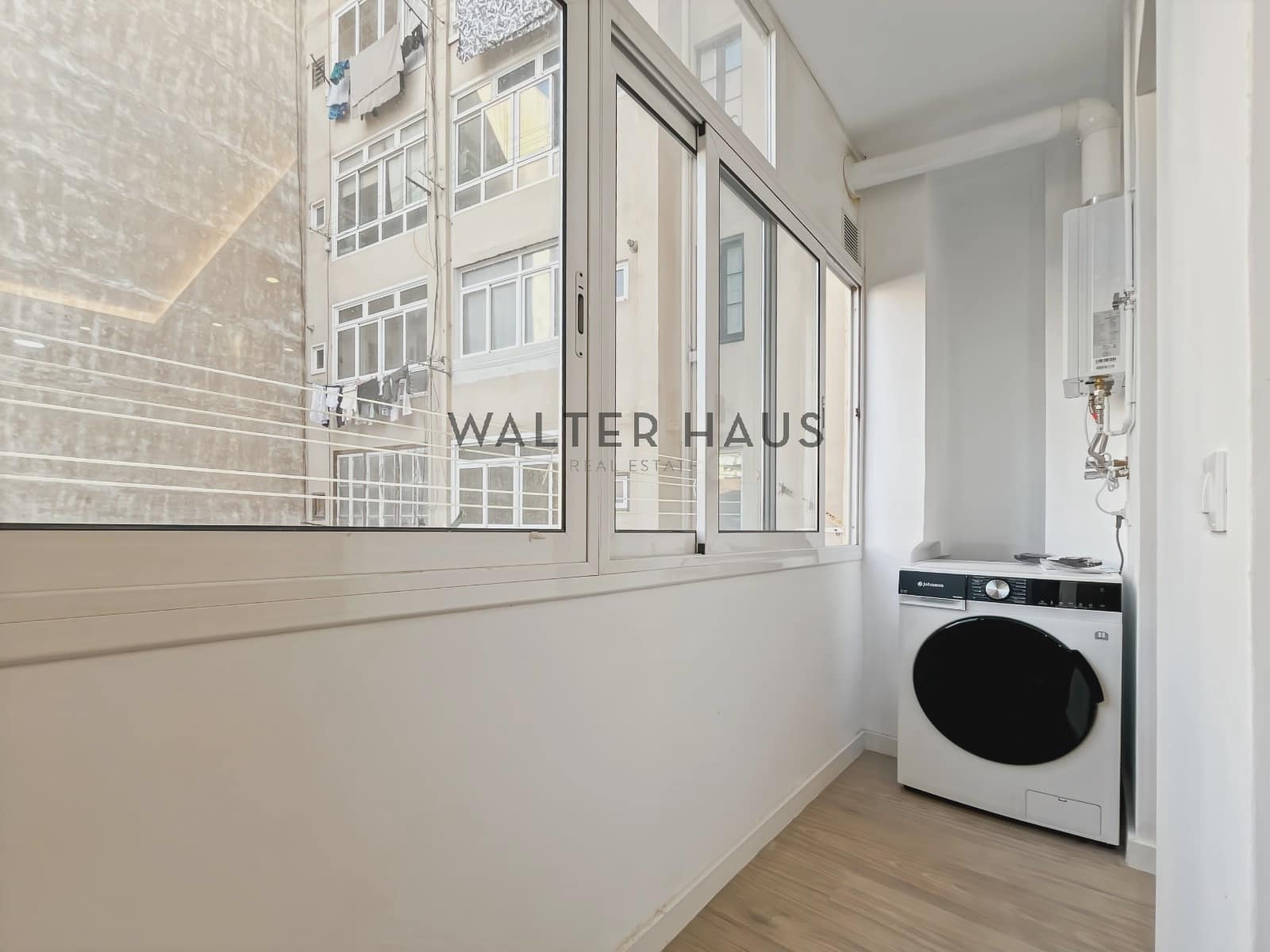 3 slaapkamer Flat te huur in Barcelona stad - € 2.400 (Ref: 9384852)