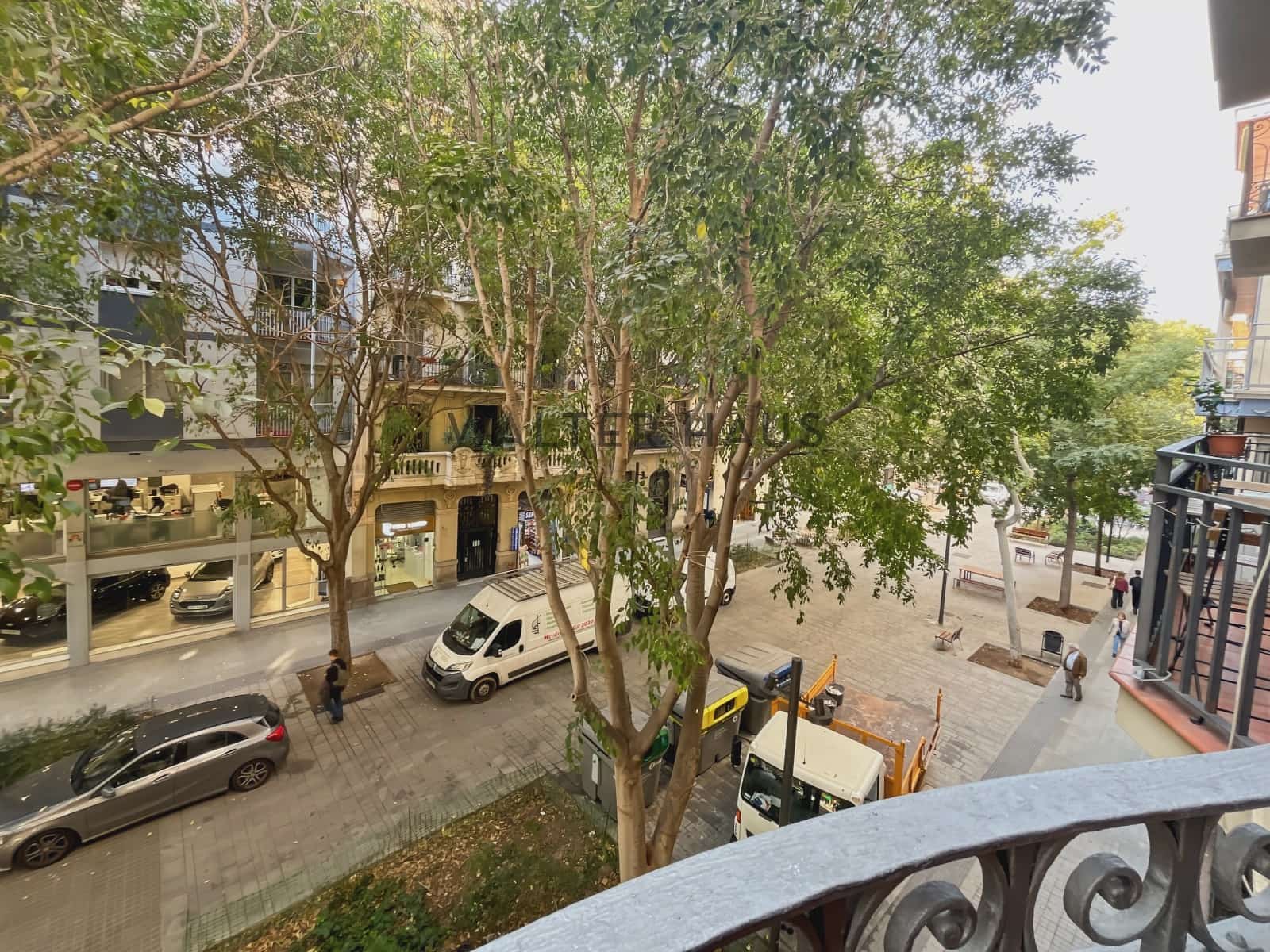 3 slaapkamer Flat te huur in Barcelona stad - € 2.400 (Ref: 9384852)