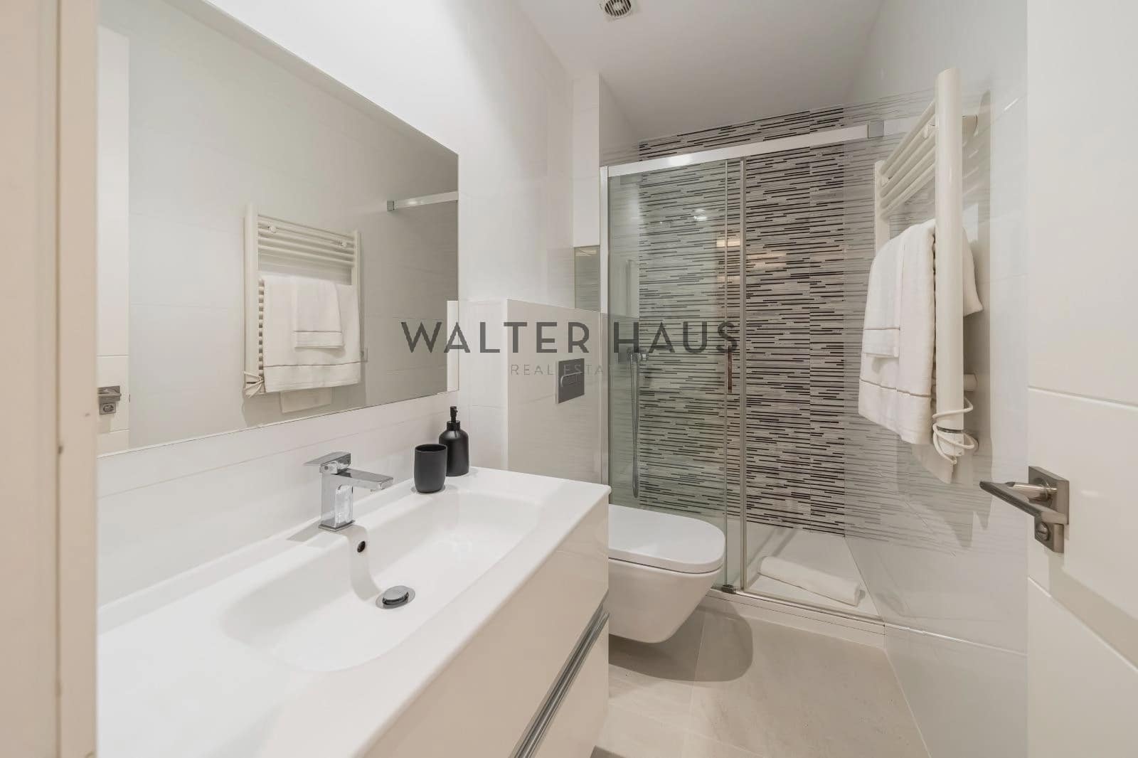 4 soveværelse Lejlighed til salg i Madrid by - € 1.200.000 (Ref: 9386381)