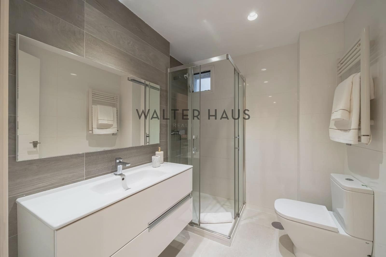 4 soveværelse Lejlighed til salg i Madrid by - € 1.200.000 (Ref: 9386381)