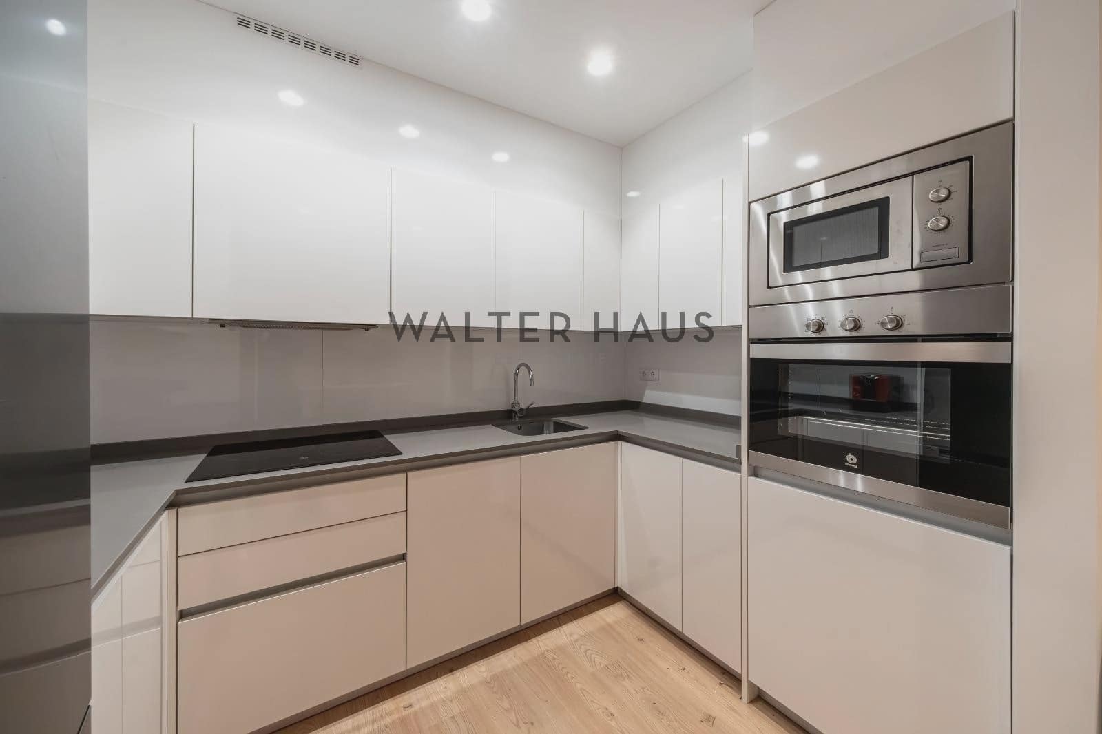 4 soveværelse Lejlighed til salg i Madrid by - € 1.200.000 (Ref: 9386381)