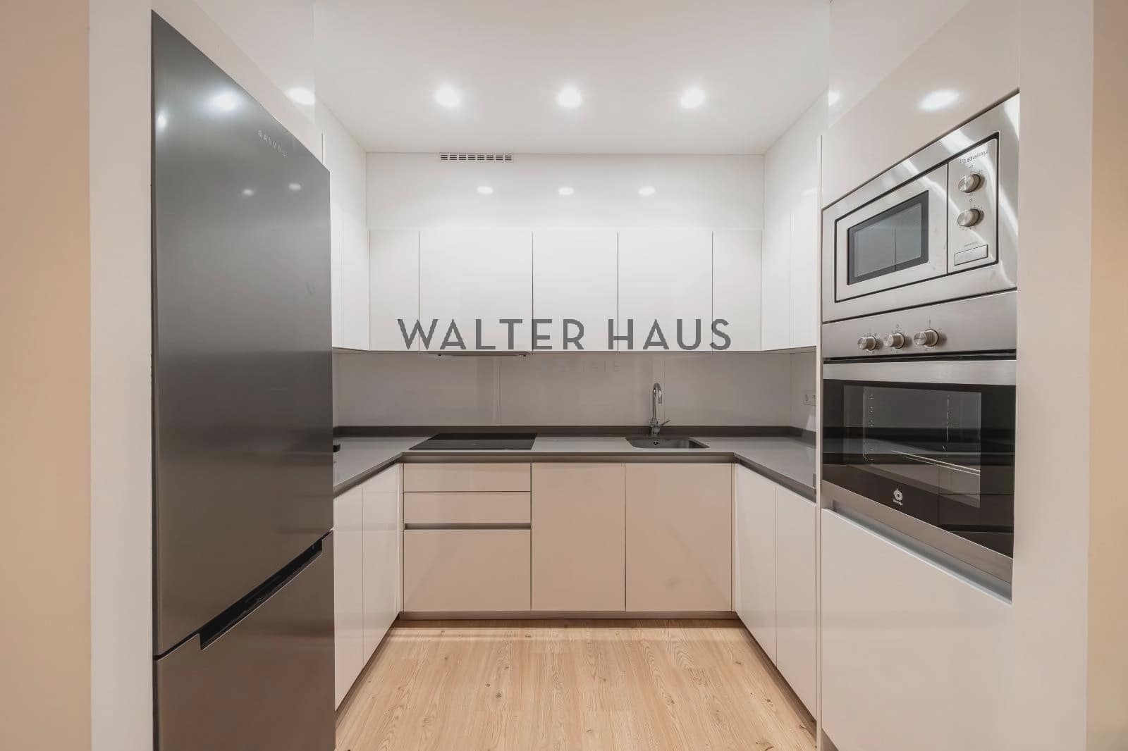 4 soveværelse Lejlighed til salg i Madrid by - € 1.200.000 (Ref: 9386381)