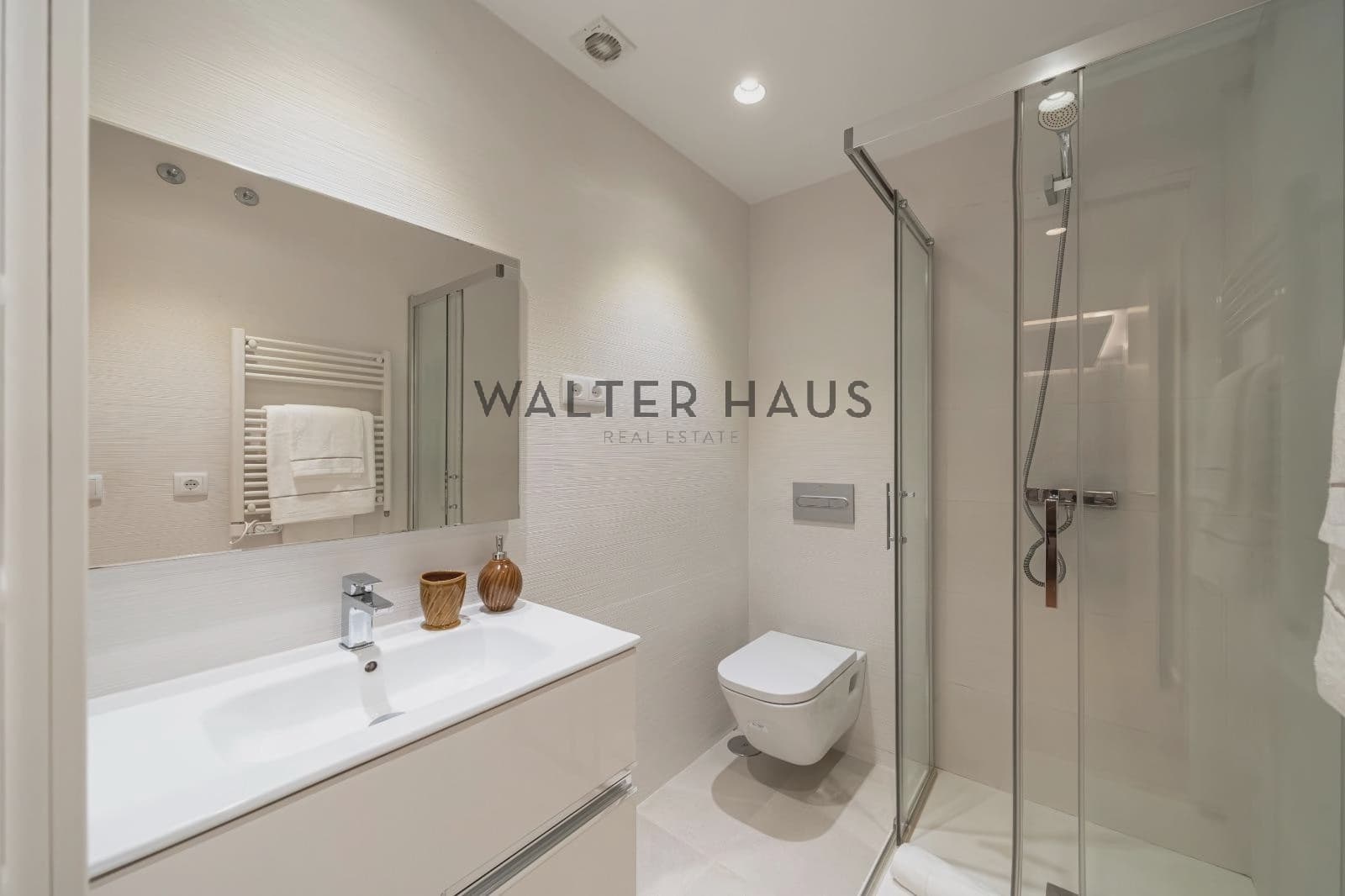 4 soveværelse Lejlighed til salg i Madrid by - € 1.200.000 (Ref: 9386381)