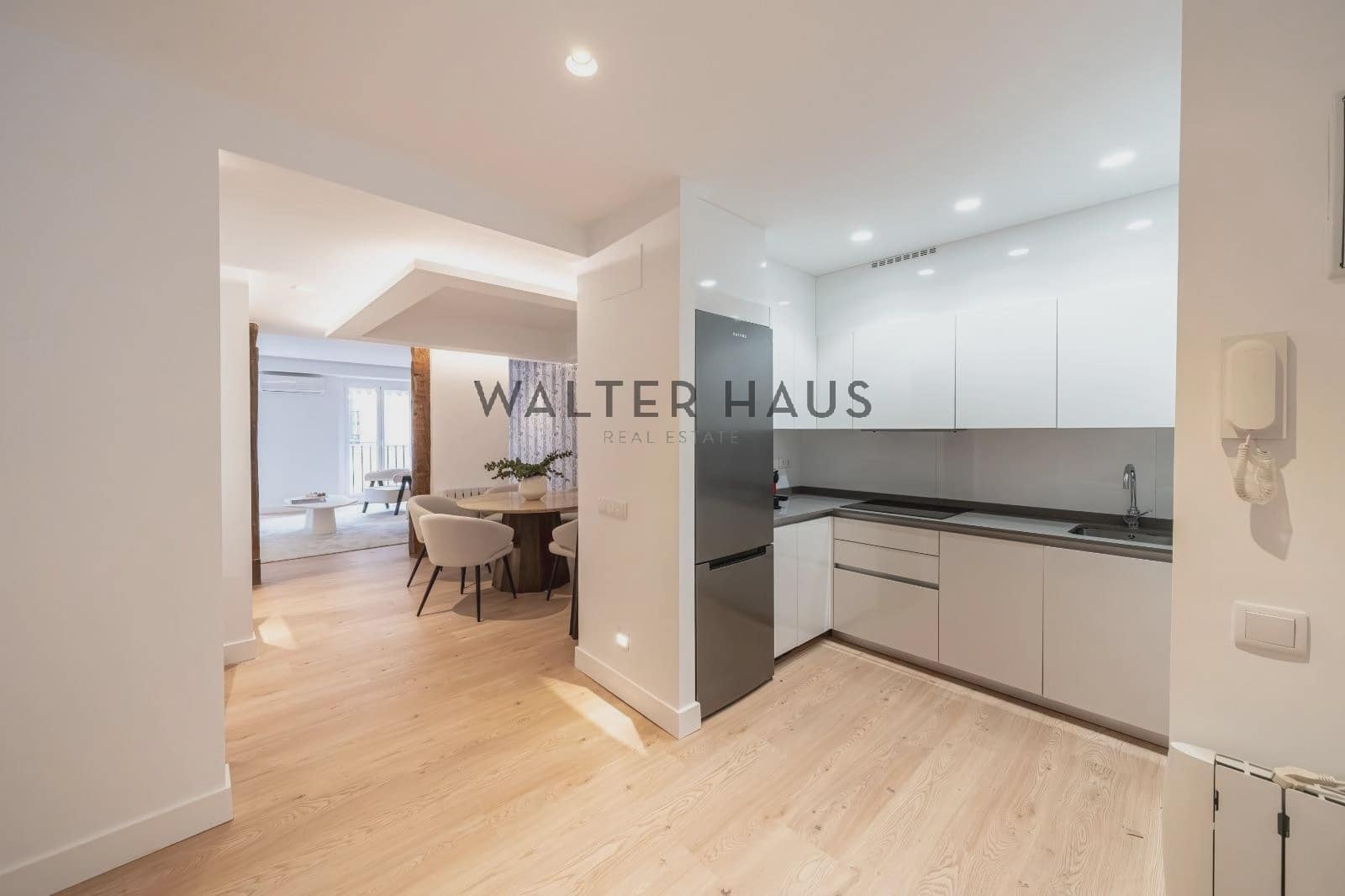 4 soveværelse Lejlighed til salg i Madrid by - € 1.200.000 (Ref: 9386381)