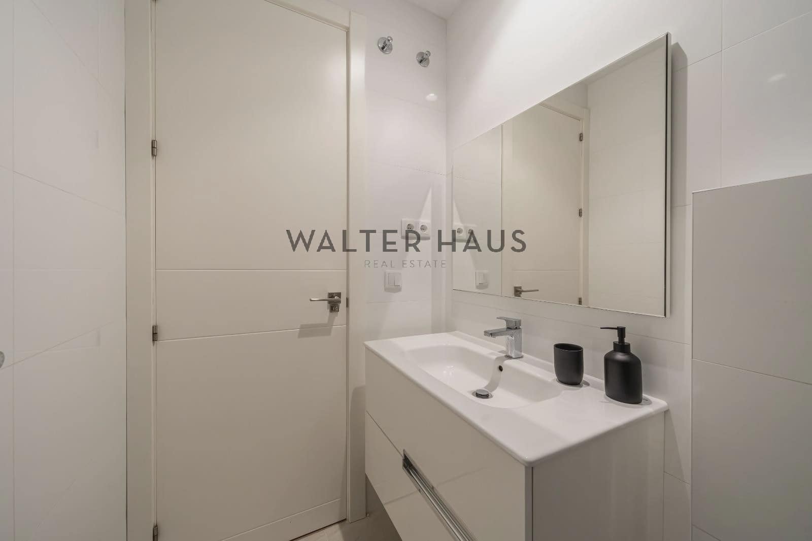 4 soveværelse Lejlighed til salg i Madrid by - € 1.200.000 (Ref: 9386381)