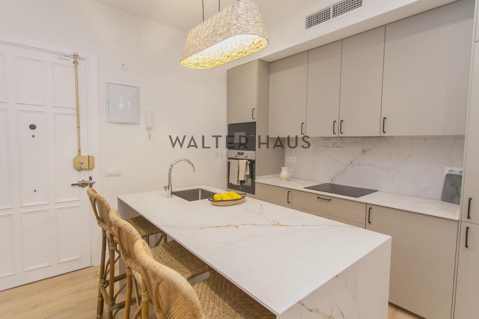 Piso de 3 habitaciones en Madrid ciudad en venta - 1.350.000 € (Ref: 9386382)