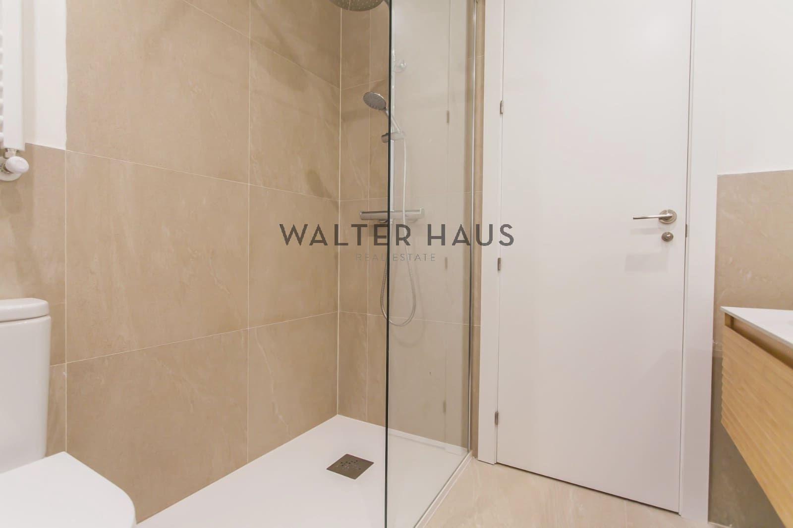 Piso de 3 habitaciones en Madrid ciudad en venta - 1.350.000 € (Ref: 9386382)