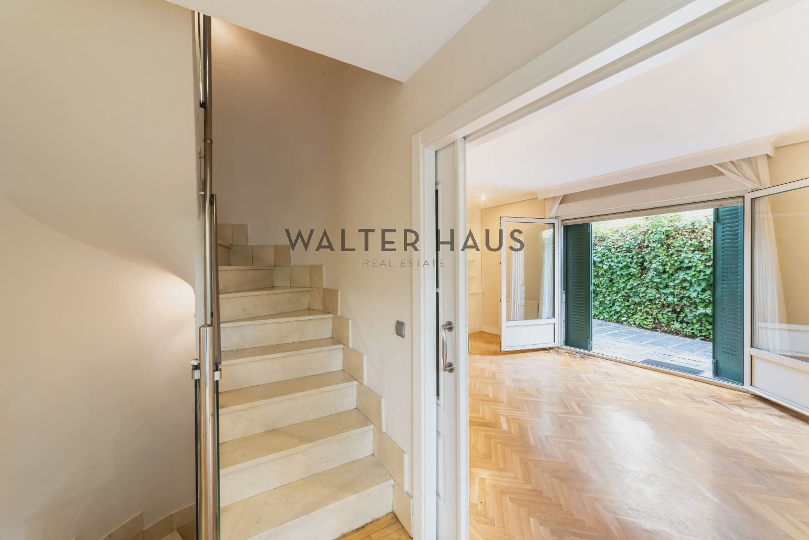 5 bedroom Villa for rent in Madrid city with pool - € 6,000 (Ref: 9389941)