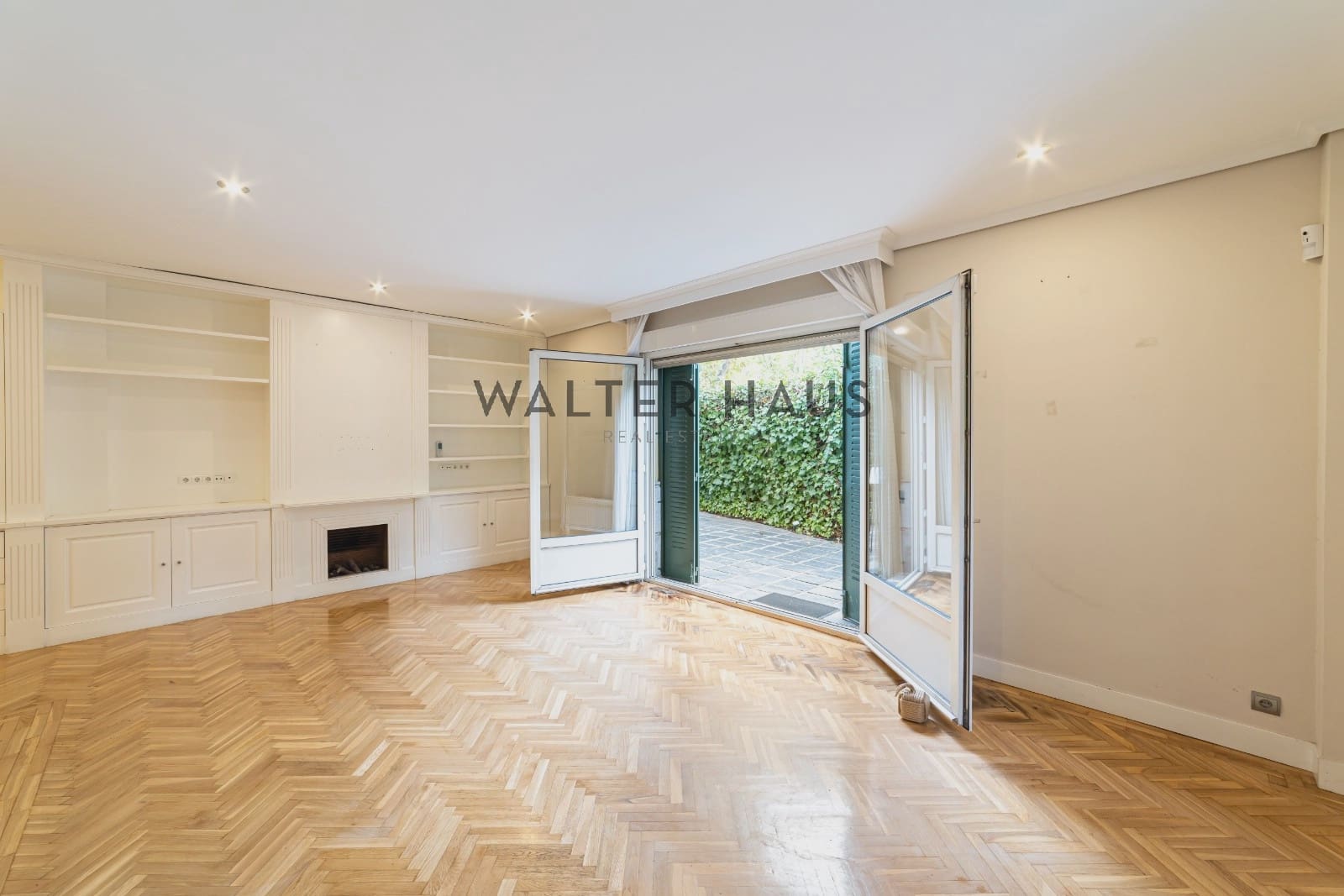 5 bedroom Villa for rent in Madrid city with pool - € 6,000 (Ref: 9389941)