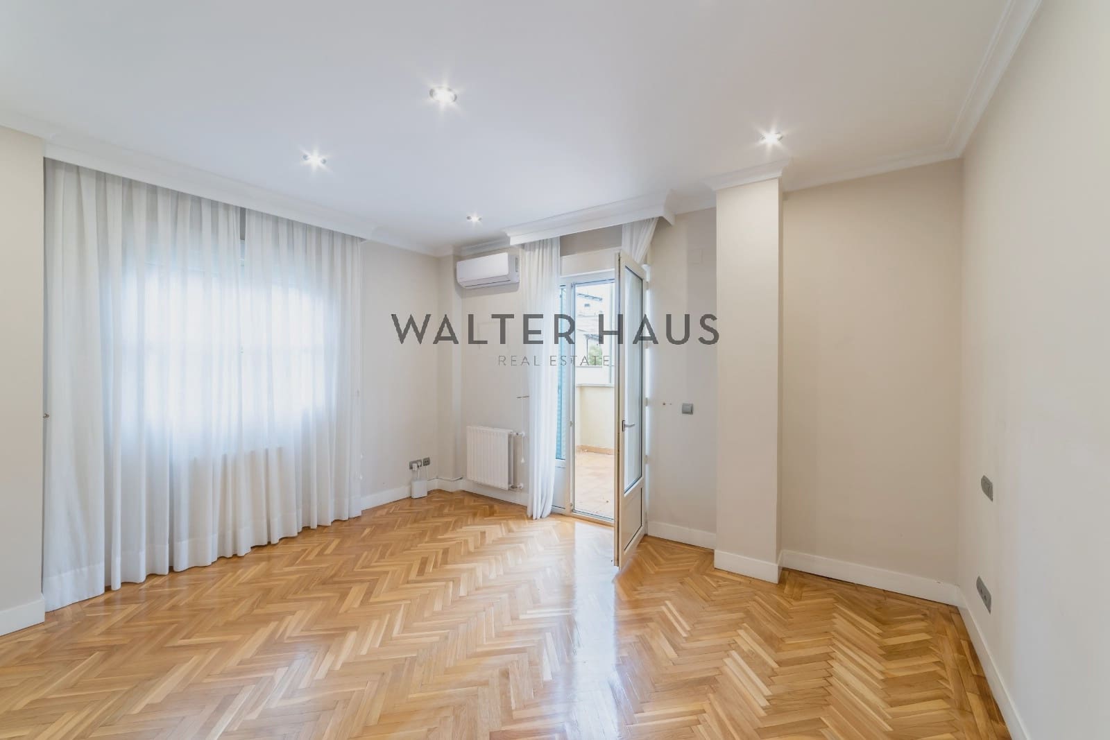 5 bedroom Villa for rent in Madrid city with pool - € 6,000 (Ref: 9389941)