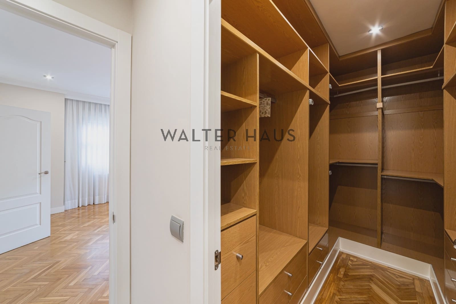 5 bedroom Villa for rent in Madrid city with pool - € 6,000 (Ref: 9389941)