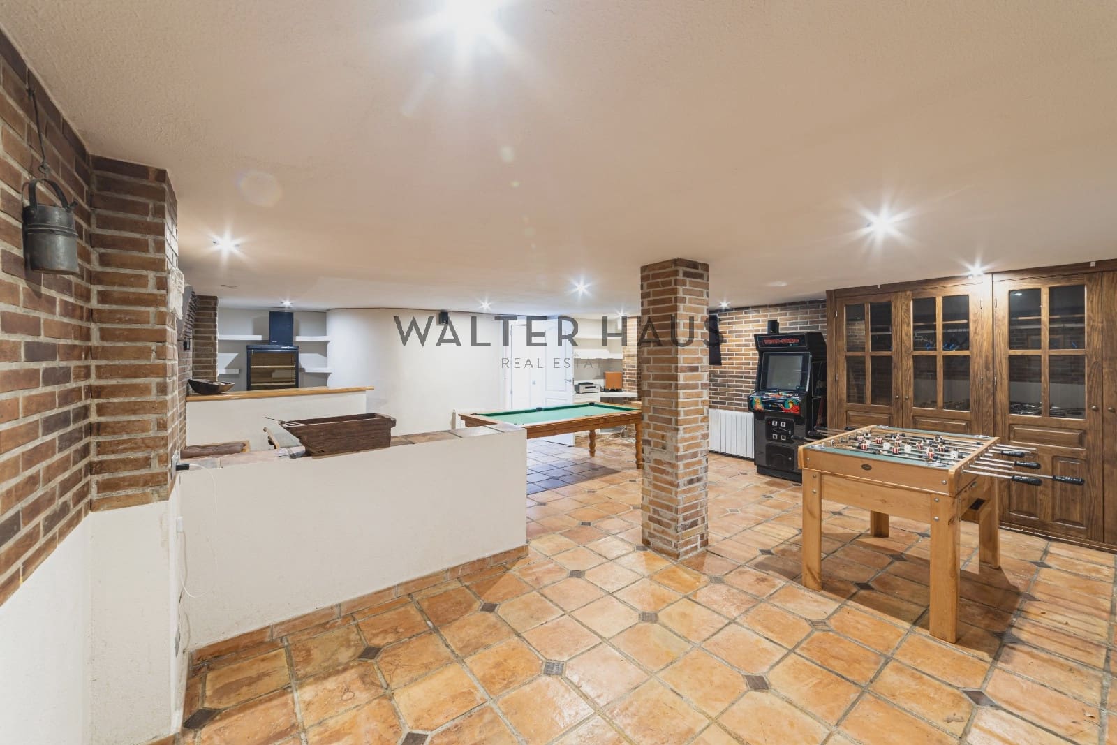 5 bedroom Villa for rent in Madrid city with pool - € 6,000 (Ref: 9389941)