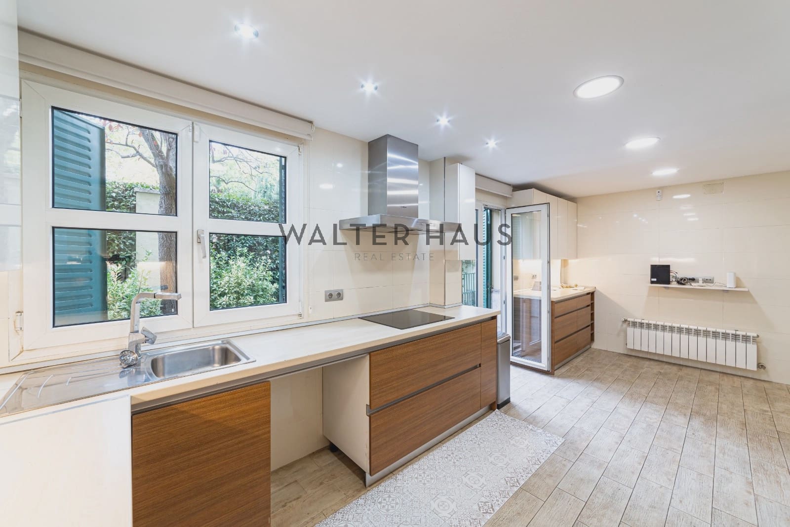 5 bedroom Villa for rent in Madrid city with pool - € 6,000 (Ref: 9389941)