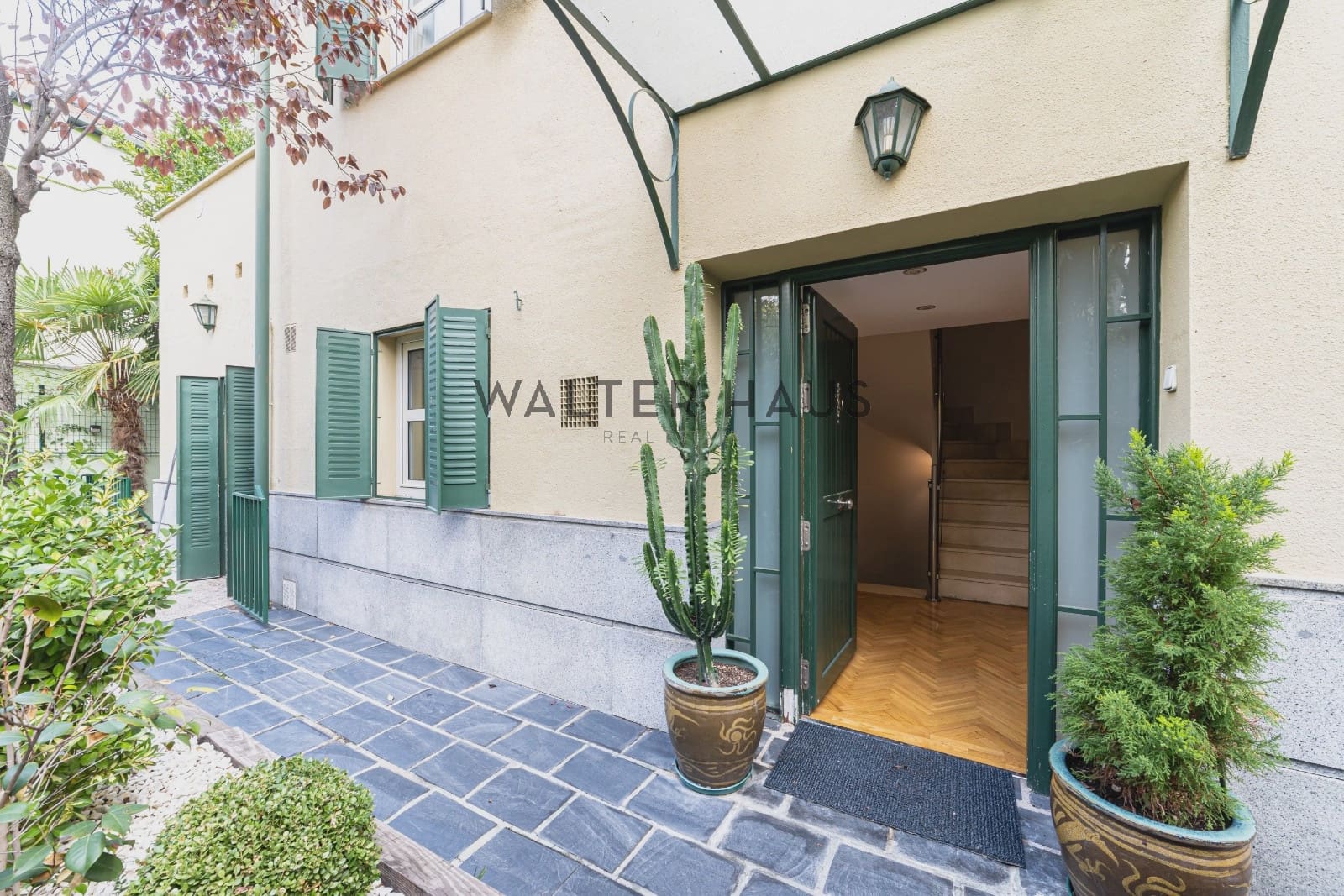 5 bedroom Villa for rent in Madrid city with pool - € 6,000 (Ref: 9389941)