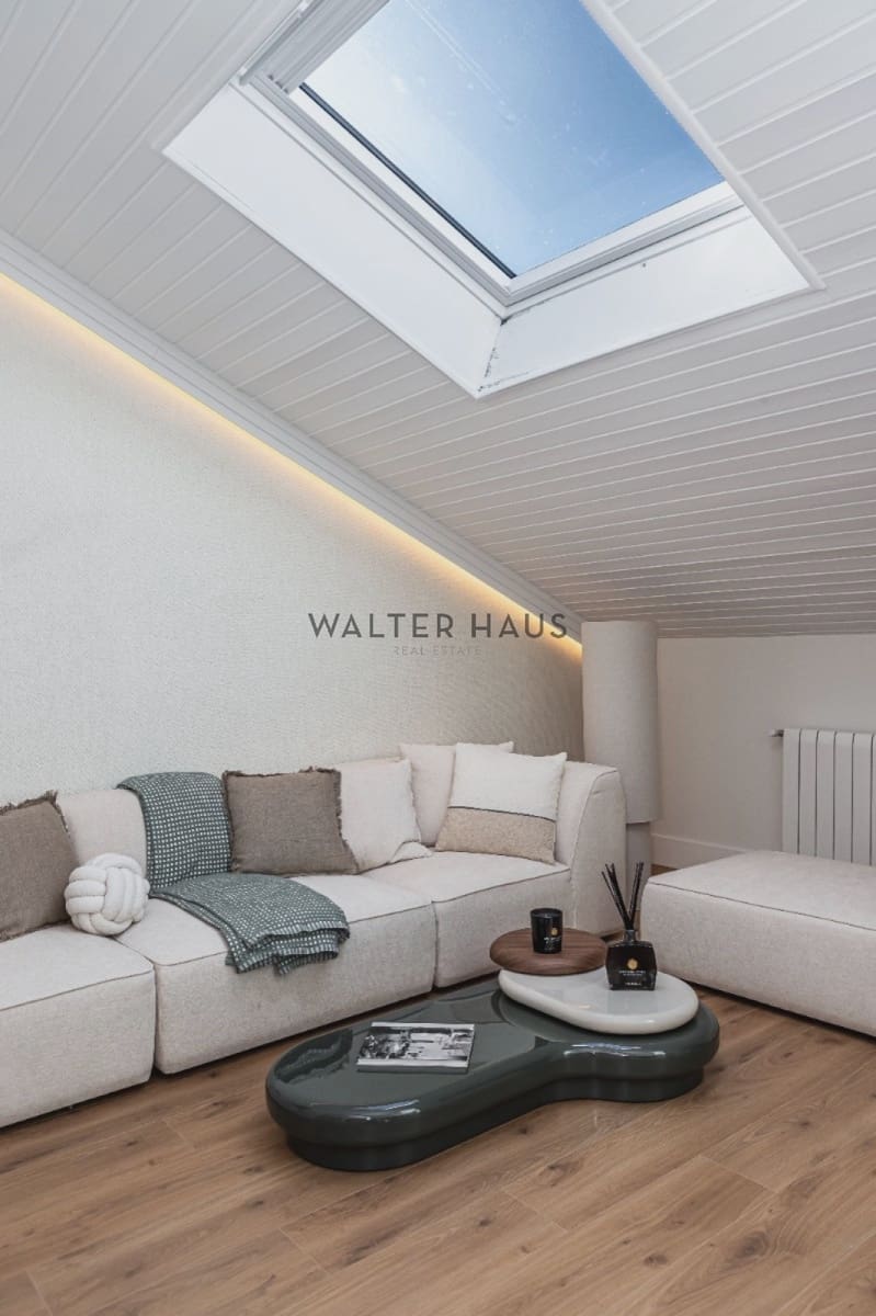 1 sypialnia Penthouse na sprzedaż w Miasto Madryt - 1 060 000 € (Ref: 9390027)