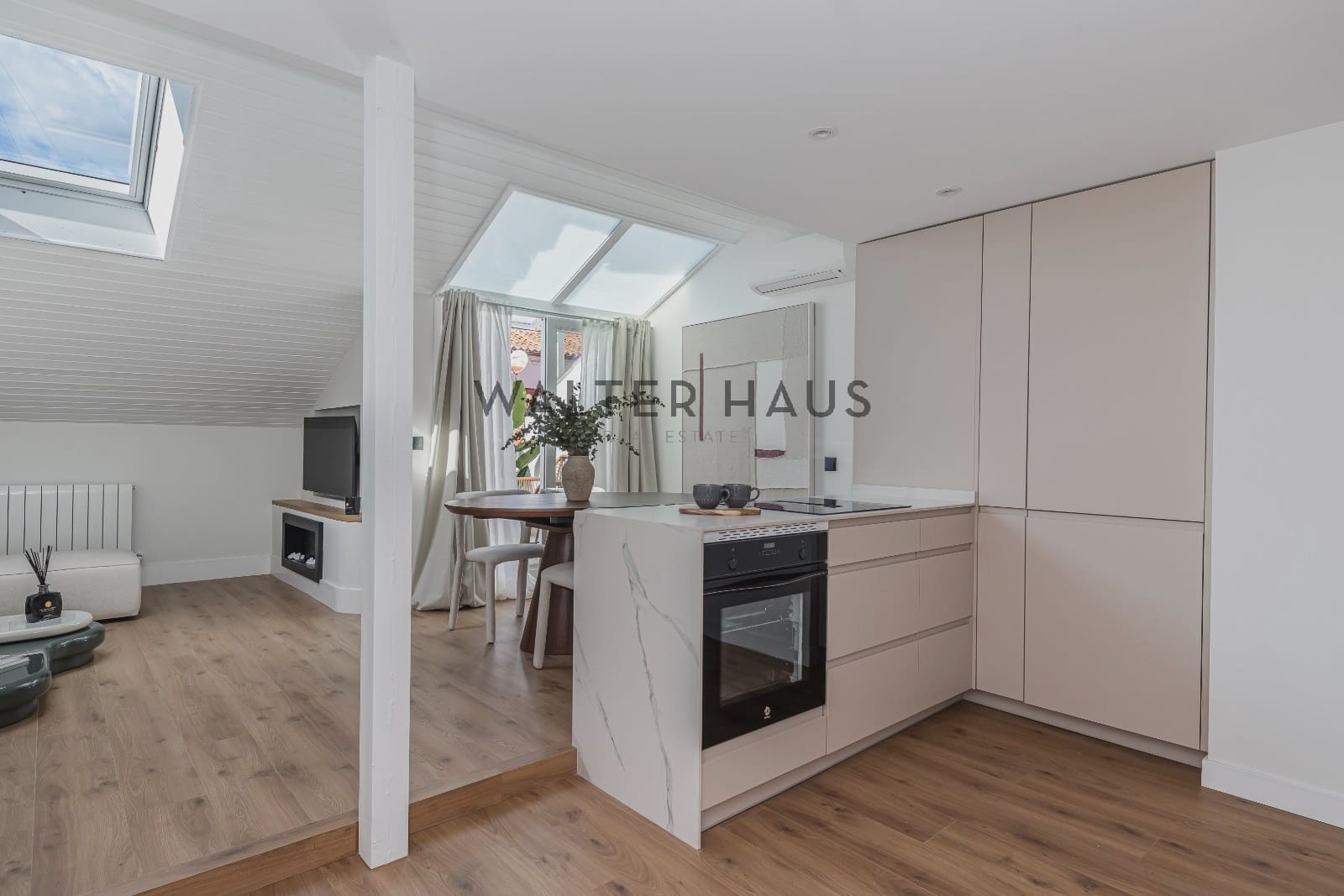 1 sypialnia Penthouse na sprzedaż w Miasto Madryt - 1 060 000 € (Ref: 9390027)