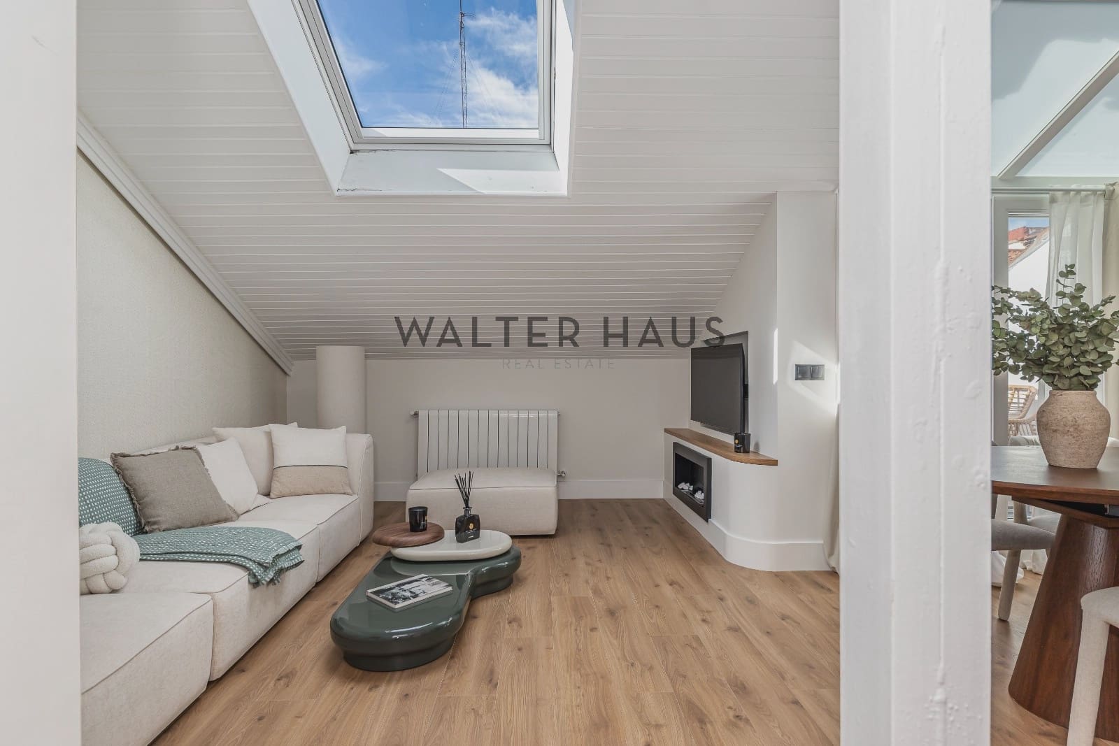 1 sypialnia Penthouse na sprzedaż w Miasto Madryt - 1 060 000 € (Ref: 9390027)